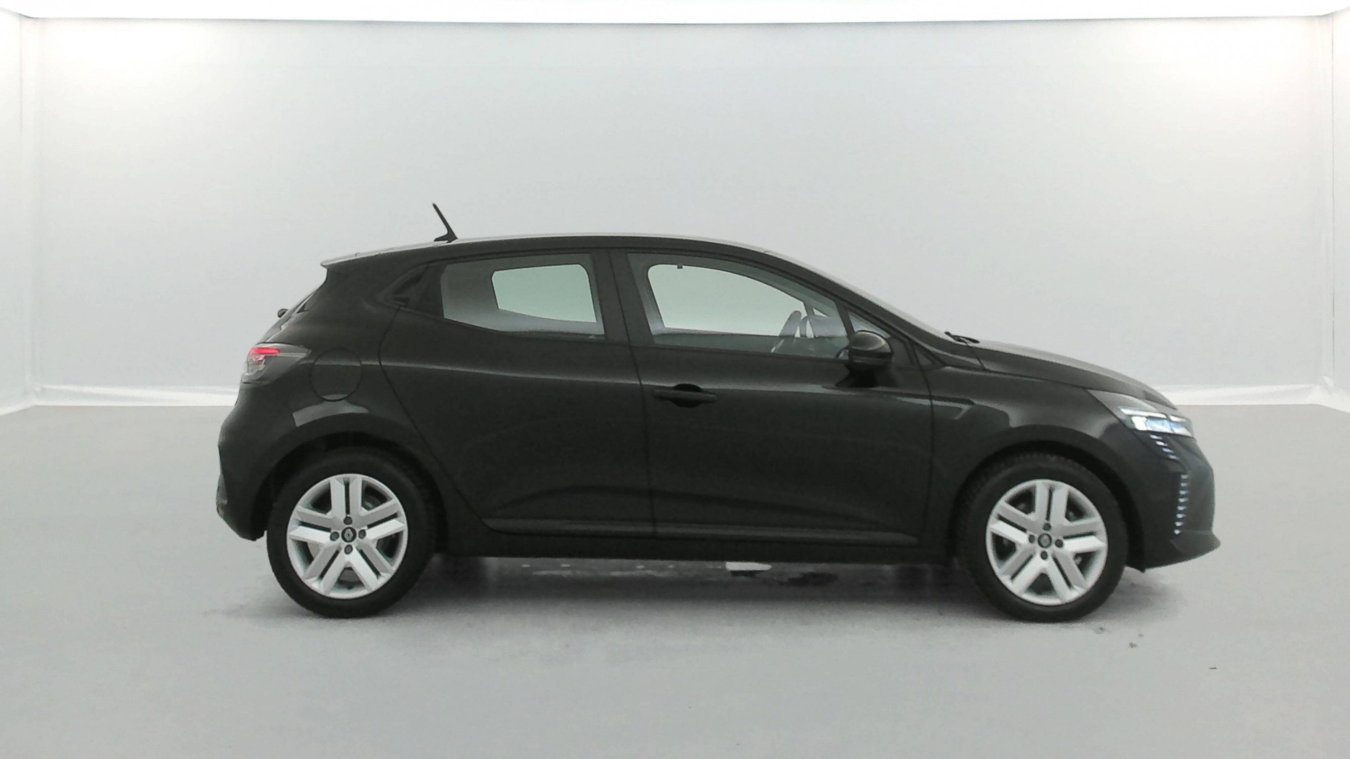 Vente en ligne Renault Clio 5 Clio dCi 100 au prix de 15 790 €