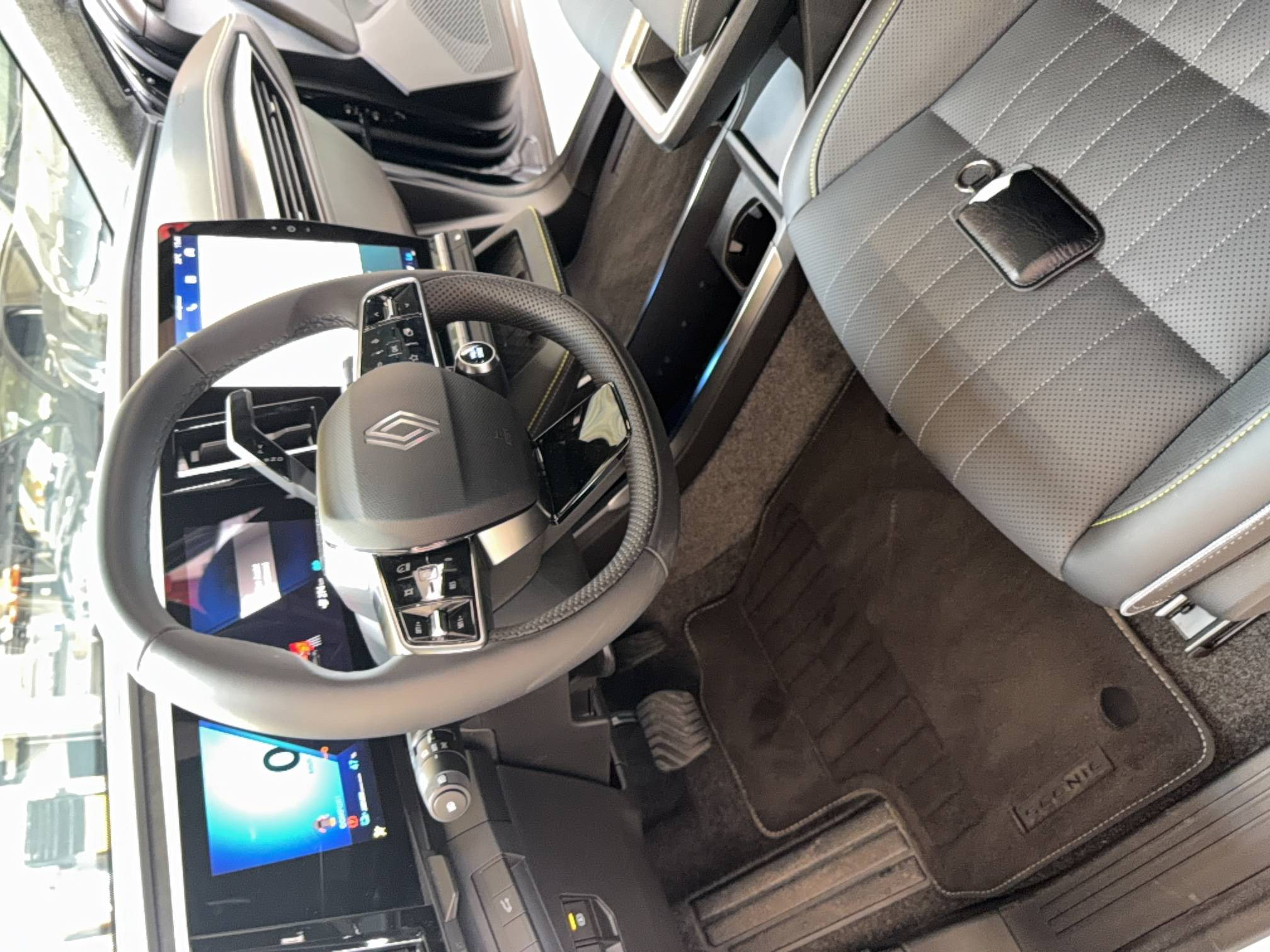 Vente en ligne Renault Scenic E-Tech Scenic E-Tech électrique 220 ch grande autonomie au prix de 52 390 €
