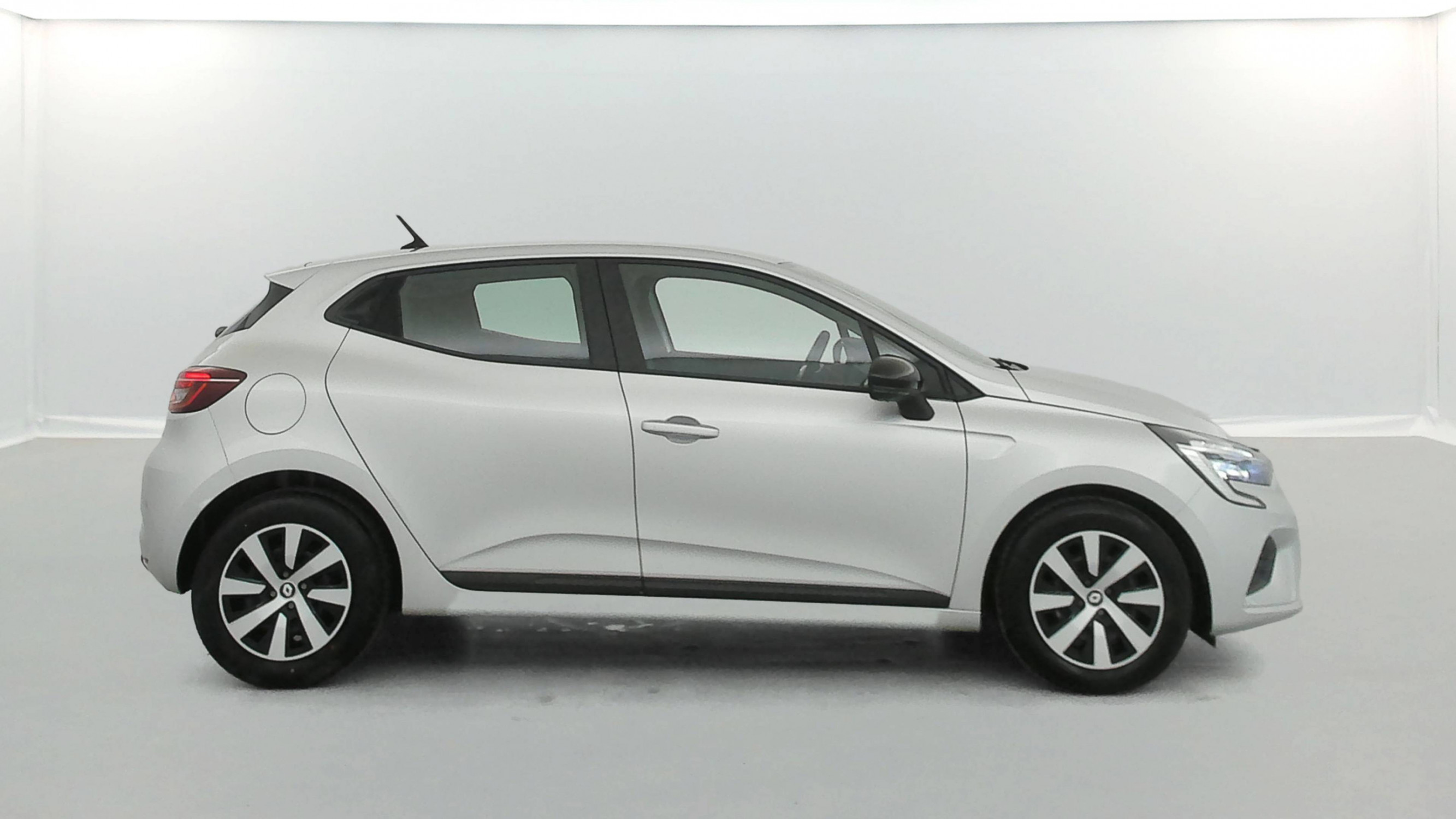 Vente en ligne Renault Clio 5 Clio TCe 90 au prix de 14 390 €