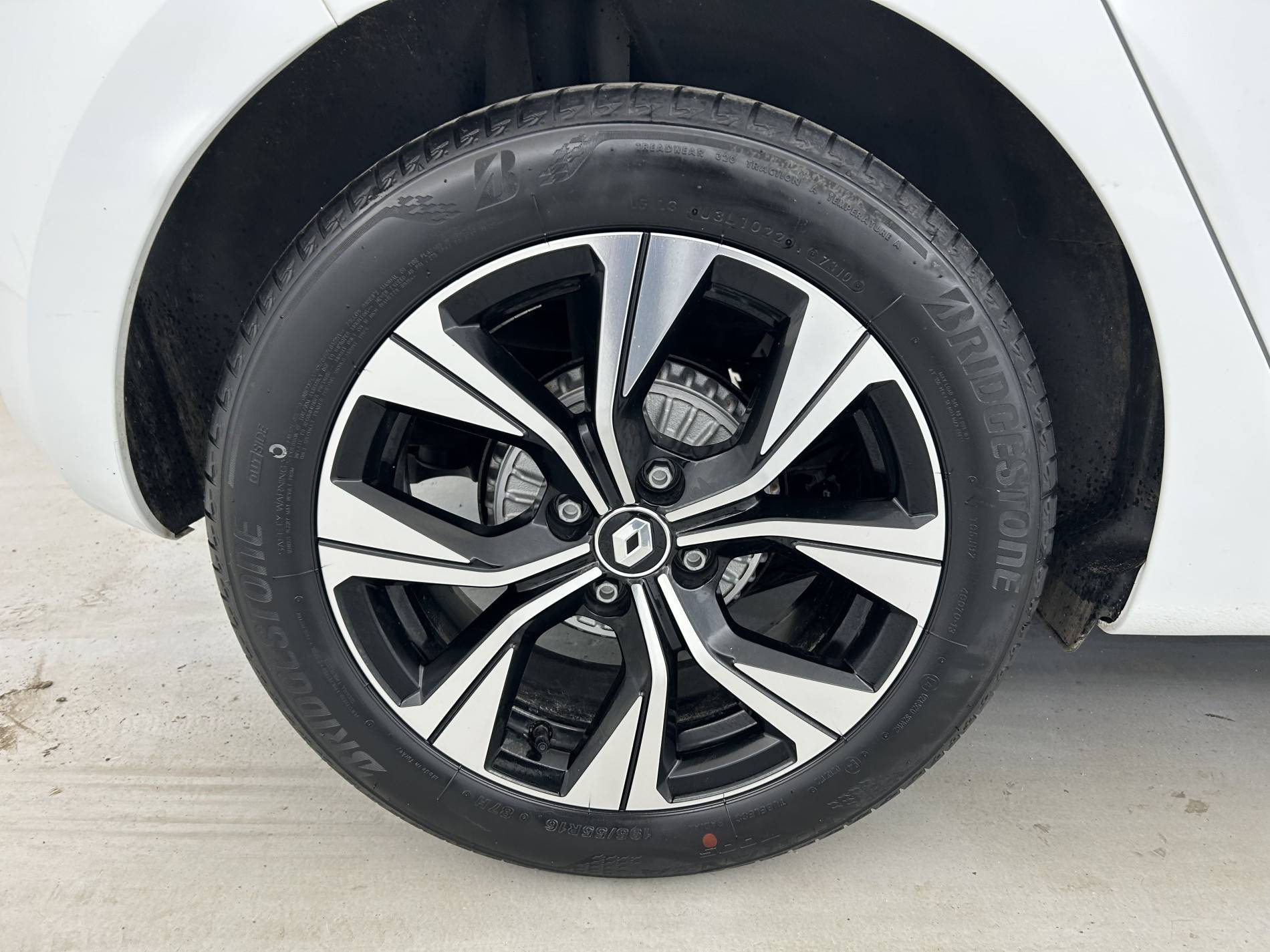 Vente en ligne Renault Clio 5 Clio TCe 90 - 21N au prix de 14 390 €