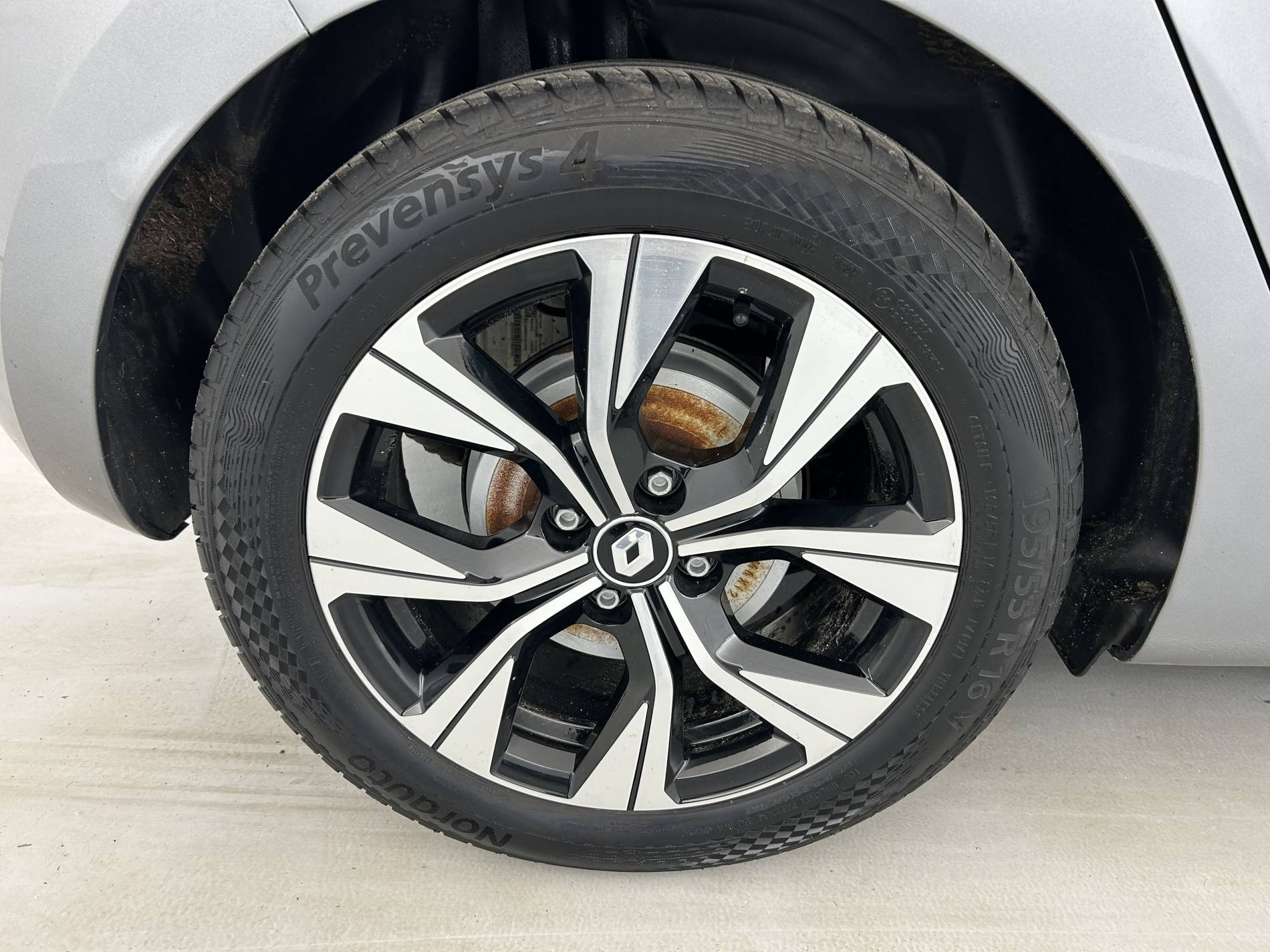 Vente en ligne Renault Clio 5 Clio E-Tech full hybrid 145 au prix de 17 390 €