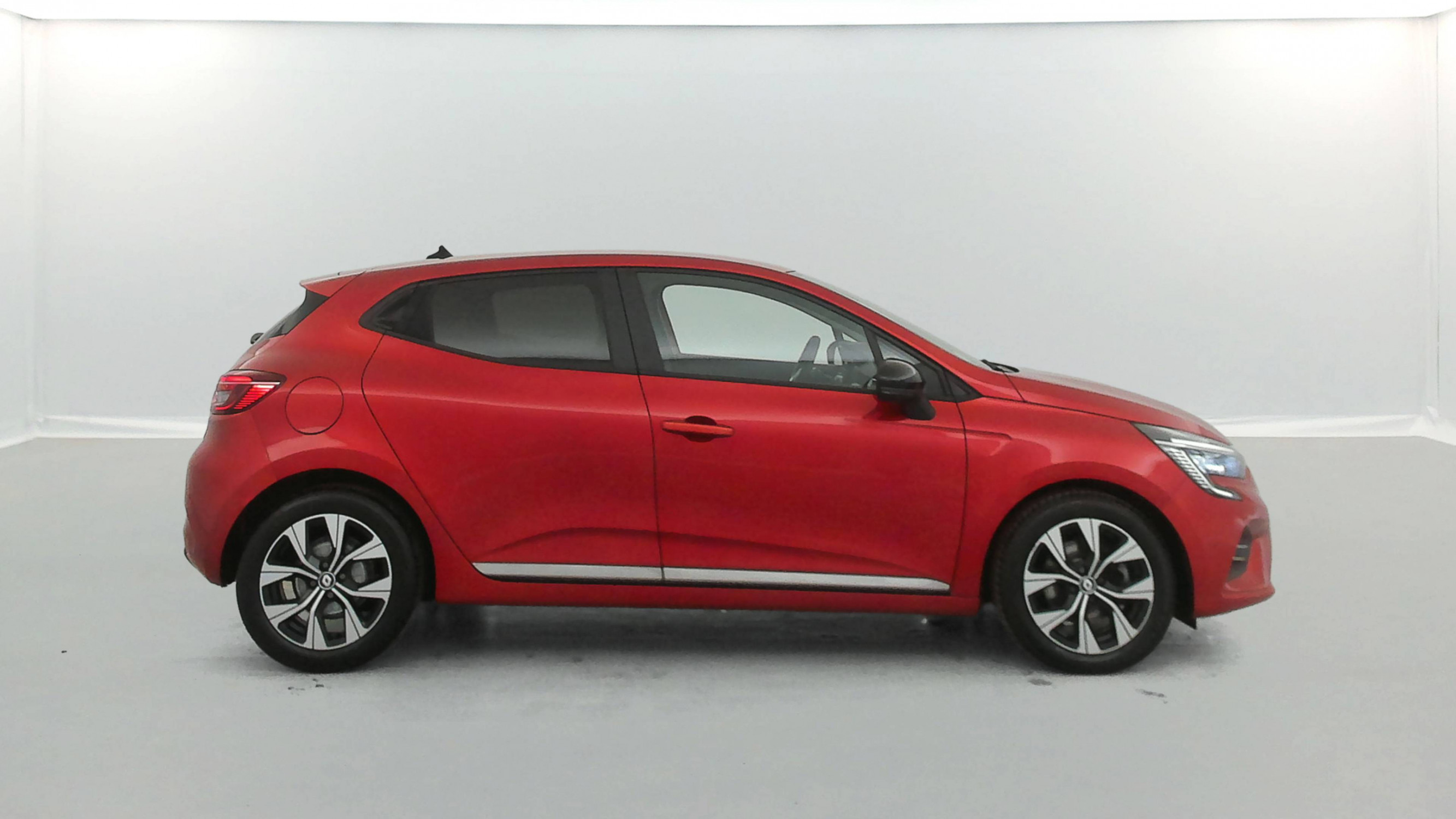 Vente en ligne Renault Clio 5 Clio Blue dCi 100 au prix de 13 490 €