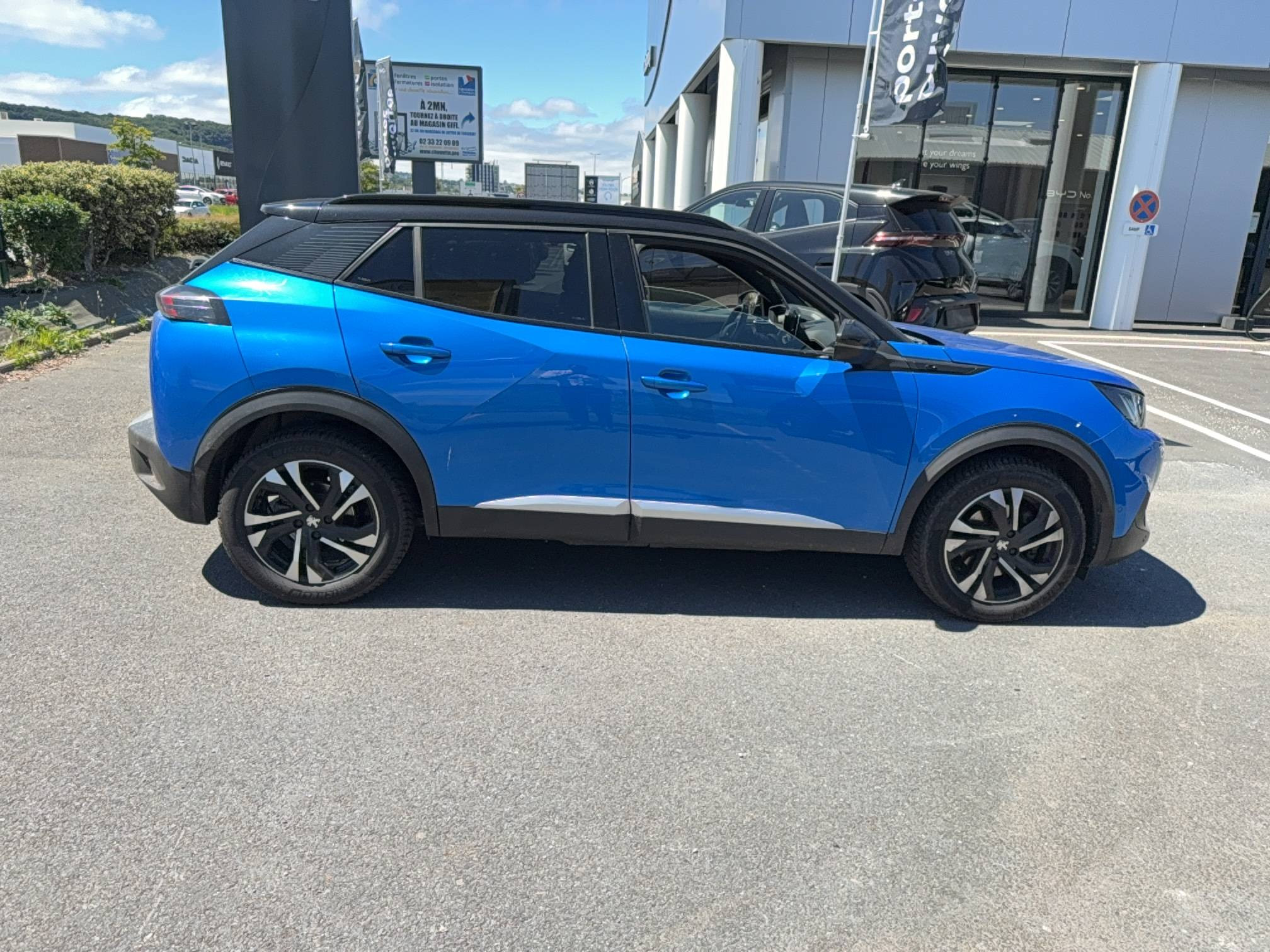 Vente en ligne Peugeot E-2008  136 ch au prix de 11 990 €