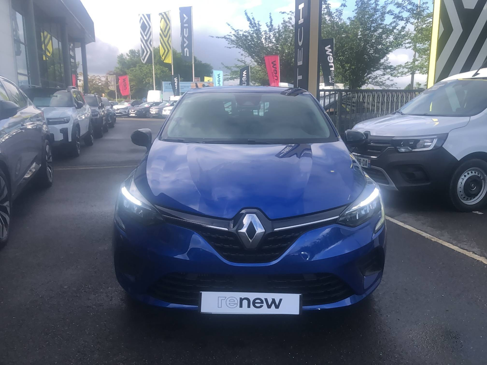 Vente en ligne Renault Clio 5 Clio TCe 90 au prix de 13 990 €
