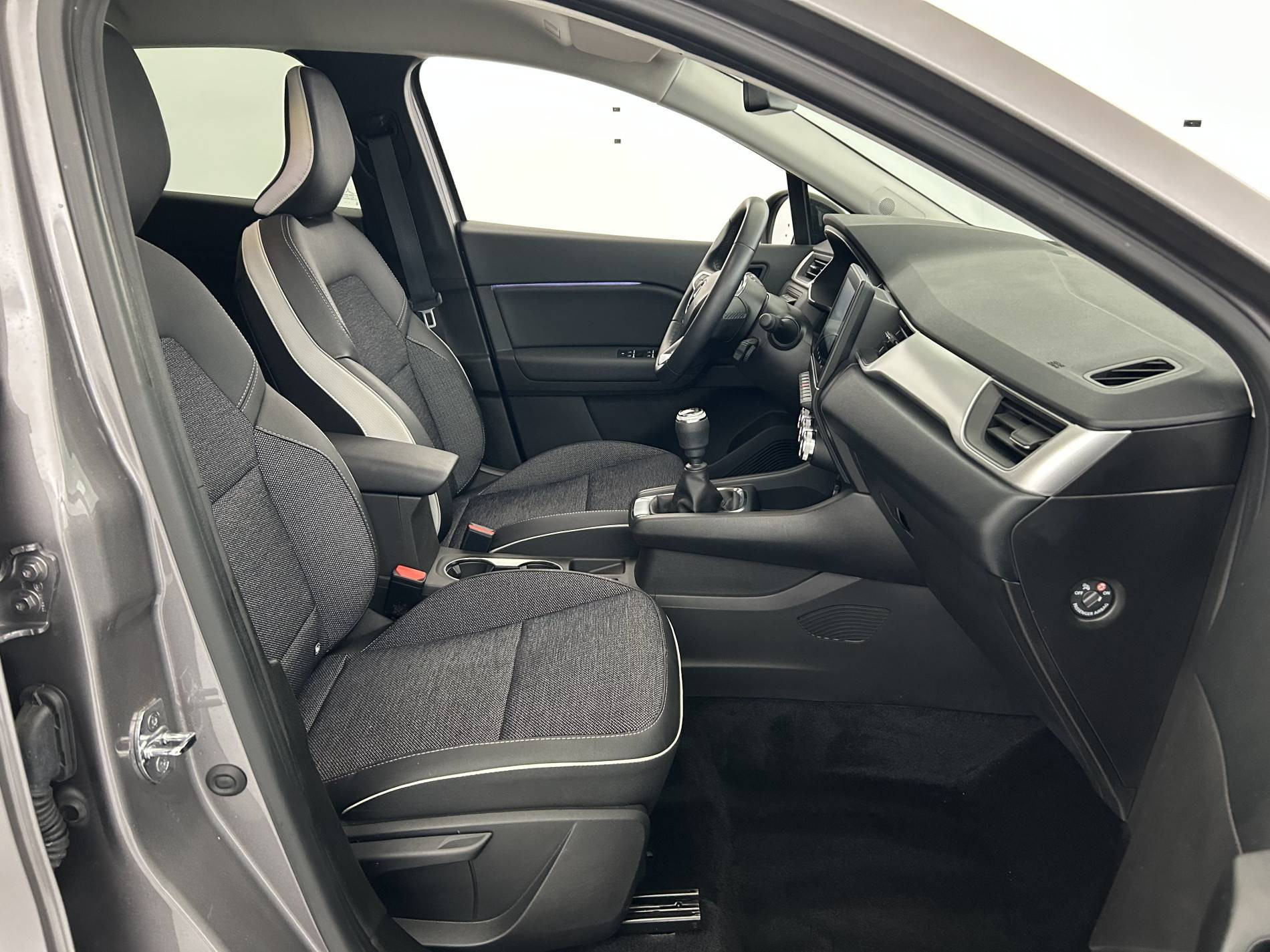 Vente en ligne Renault Captur  mild hybrid 140 au prix de 17 990 €