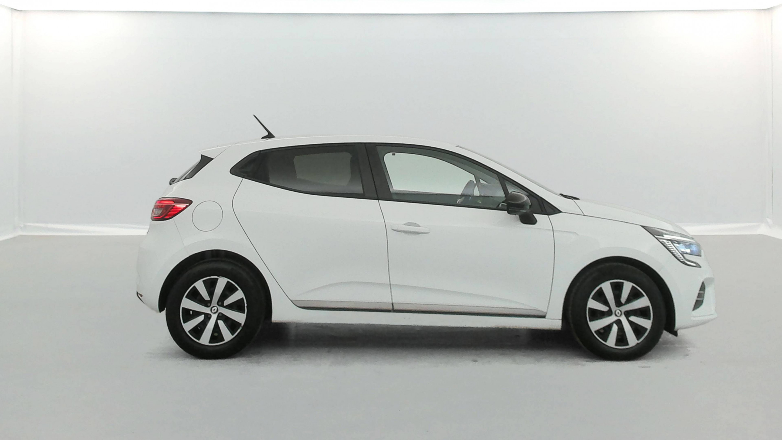 Vente en ligne Renault Clio 5 Clio SCe 65 au prix de 12 590 €