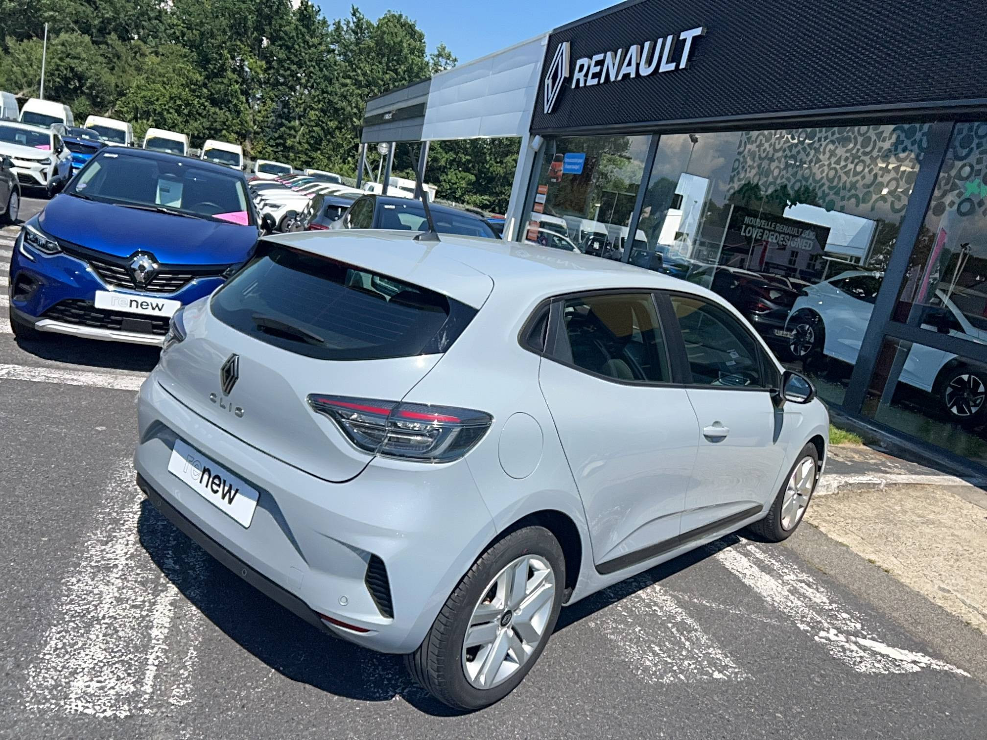 Vente en ligne Renault Clio 5 Clio TCe 90 au prix de 15 990 €