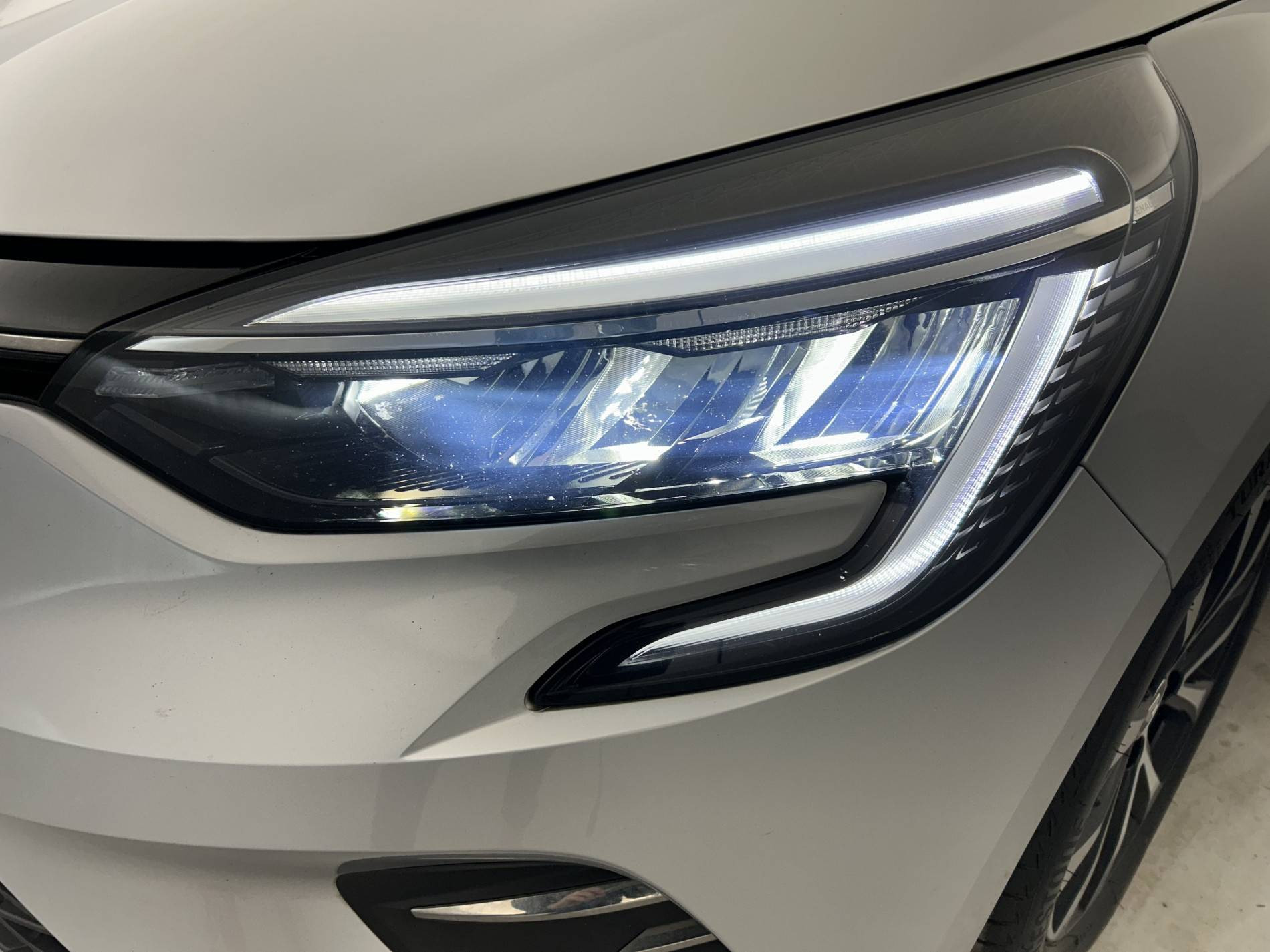 Vente en ligne Renault Clio 5 Clio TCe 90 au prix de 14 790 €