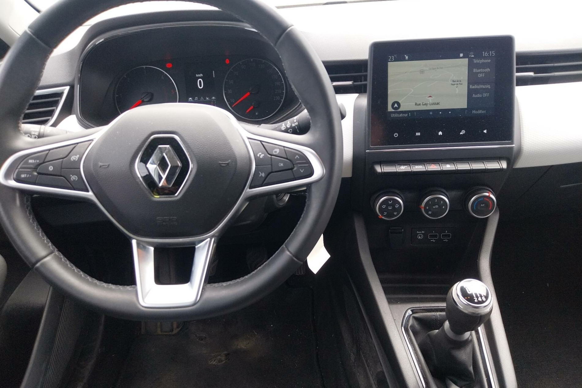 Vente en ligne Renault Clio 5 CLIO SOCIETE BLUE DCI 100 au prix de 10 990 €