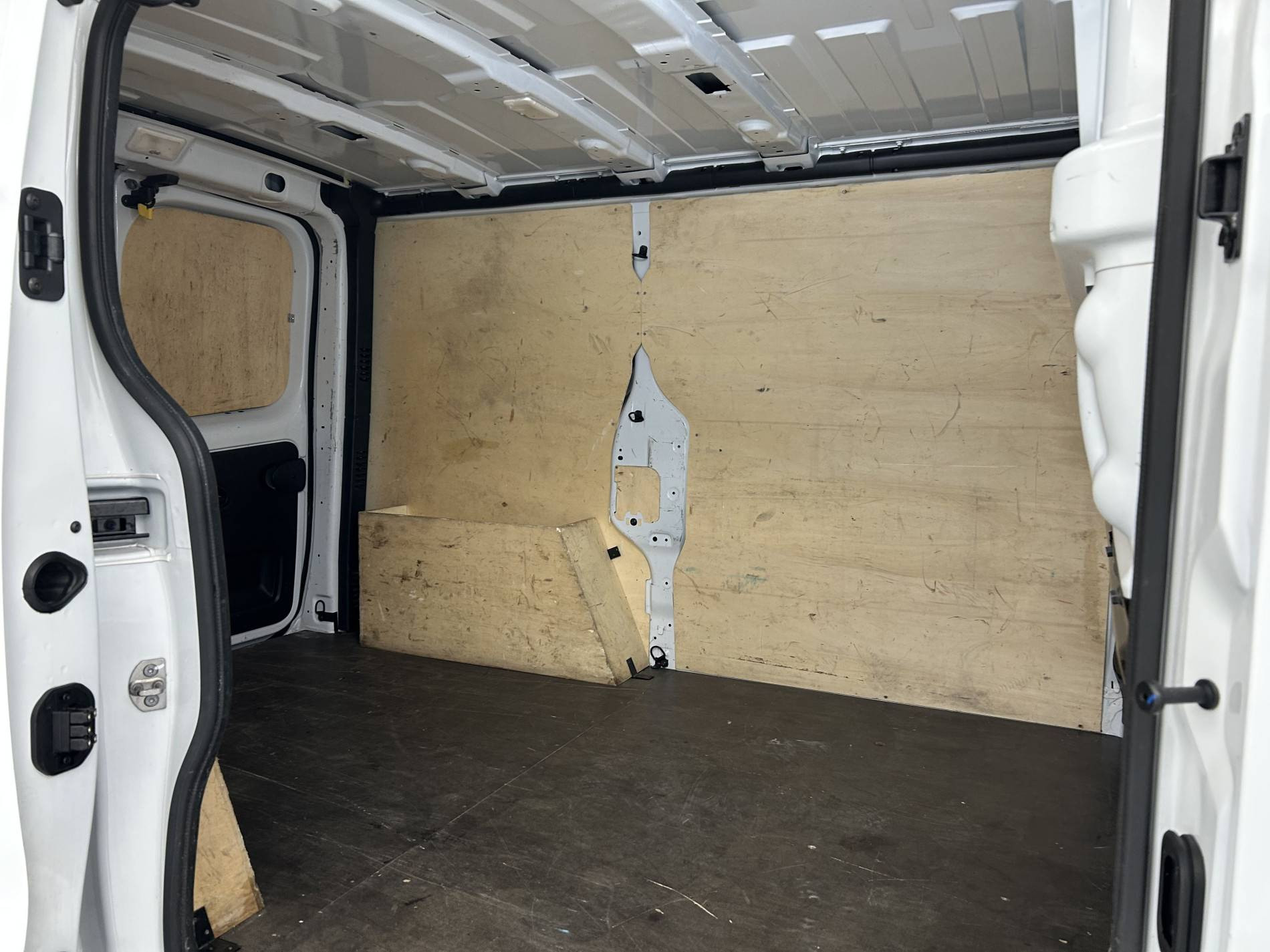 Vente en ligne Renault Trafic 3 Fourgon TRAFIC FG BLUE DCI 130 L1H1 3T GSR2 au prix de 23 990 €