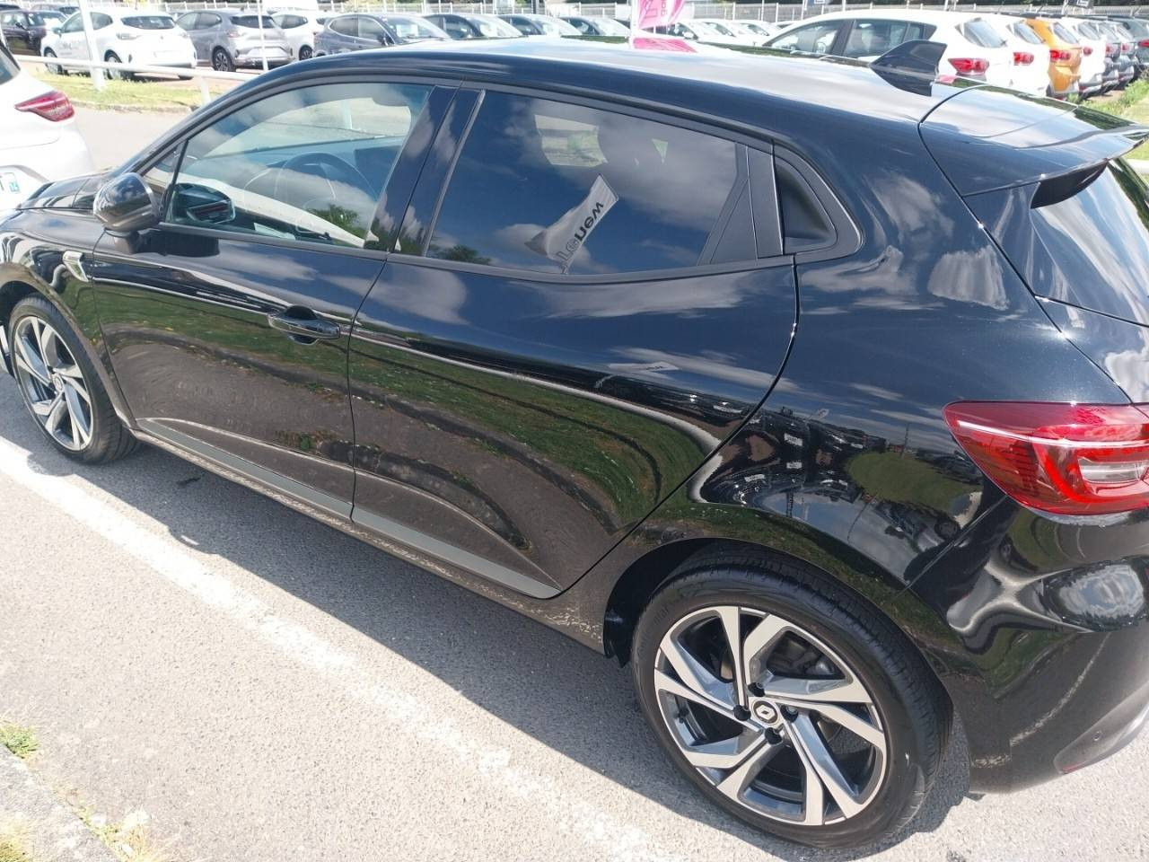 Vente en ligne Renault Clio 5 Clio TCe 140 au prix de 18 990 €