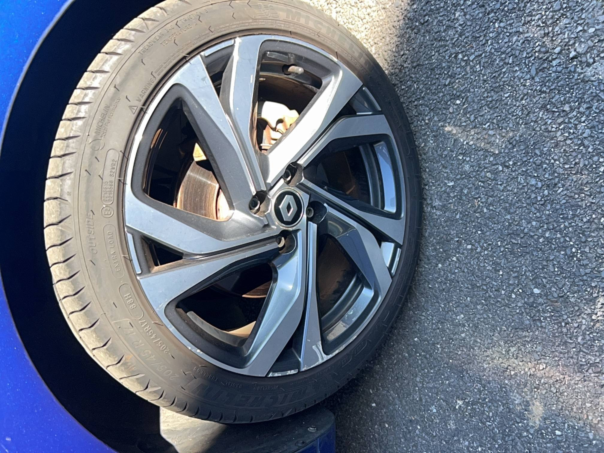 Vente en ligne Renault Clio 5 Clio E-Tech 140 - 21N au prix de 17 490 €
