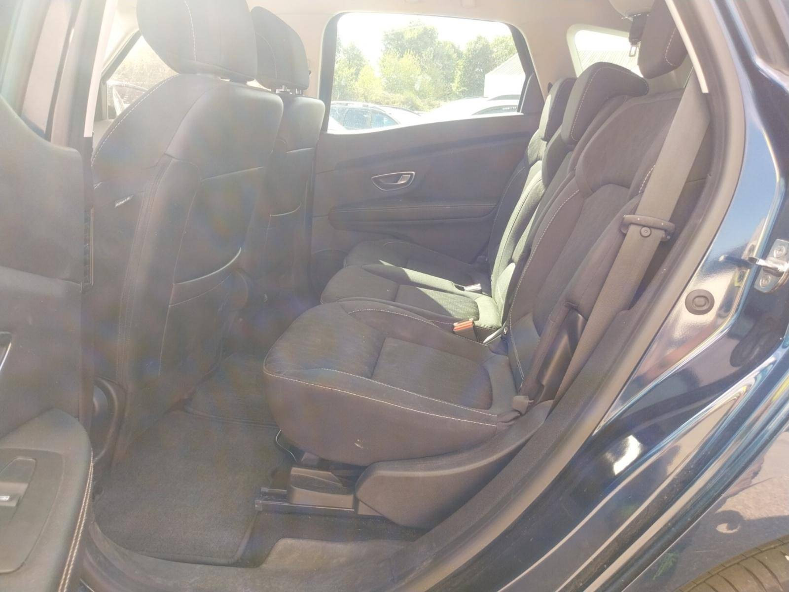 Vente en ligne Renault Scenic 4 Scenic TCe 115 FAP au prix de 12 990 €