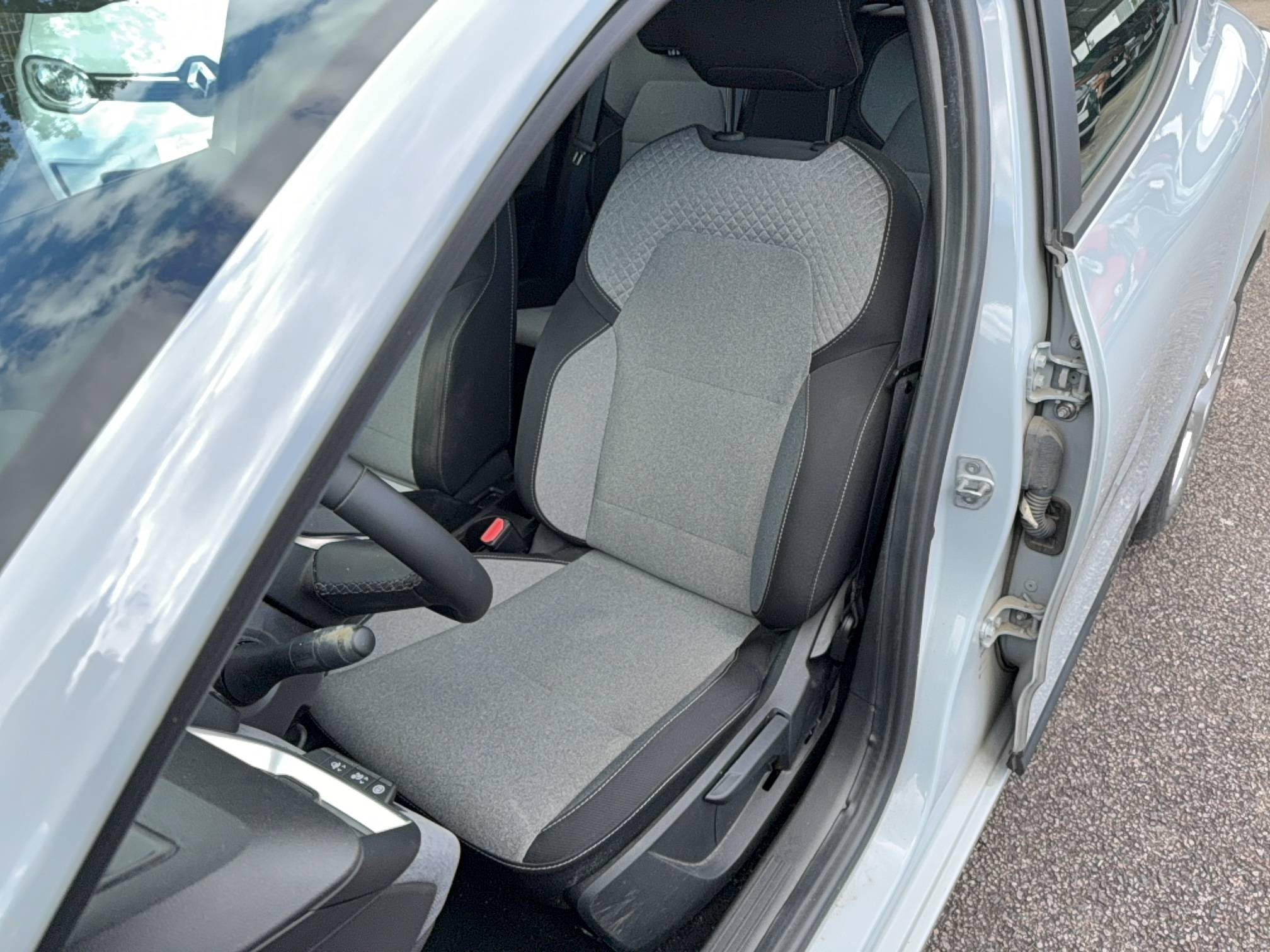 Vente en ligne Renault Clio 5 Clio Blue dCi 100 ch GSR2 au prix de 16 490 €