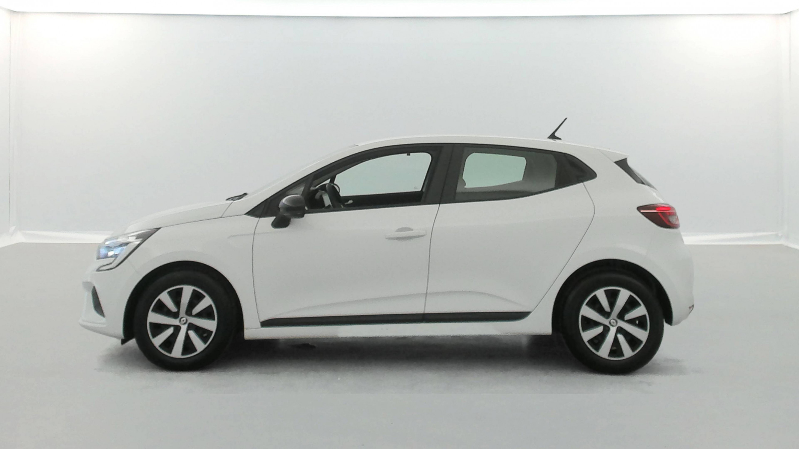 Vente en ligne Renault Clio 5 Clio TCe 90 au prix de 13 791 €