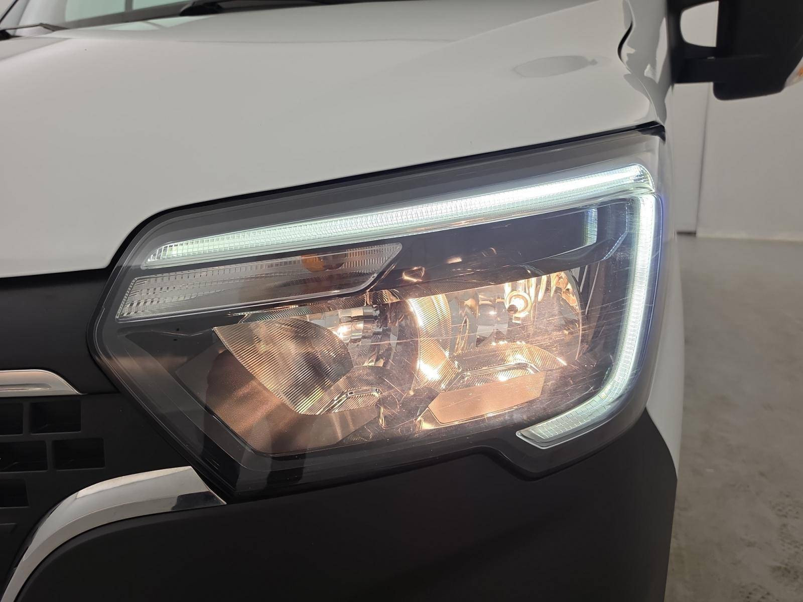 Vente en ligne Renault Master Fourgon MASTER FGN TRAC F3500 L3H3 BLUE DCI 135 au prix de 25 900 €