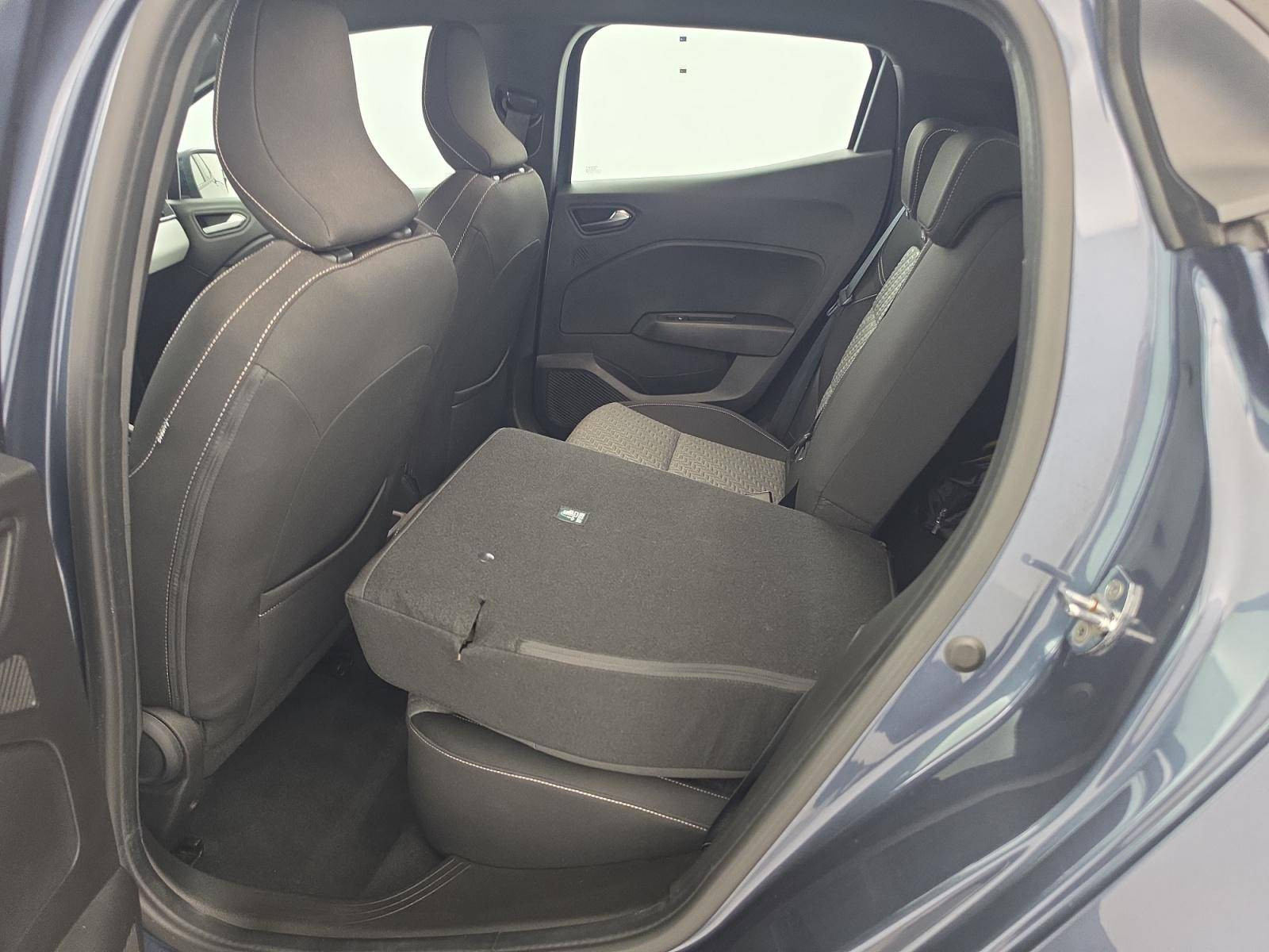 Vente en ligne Renault Clio 5 Clio TCe 90 - 21N au prix de 14 990 €