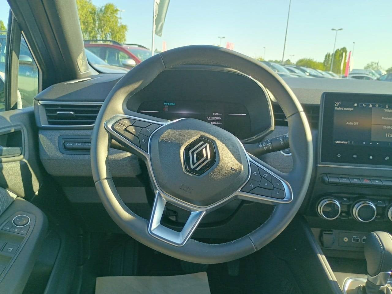 Vente en ligne Renault Clio 5 Clio E-Tech full hybrid 145 au prix de 19 990 €