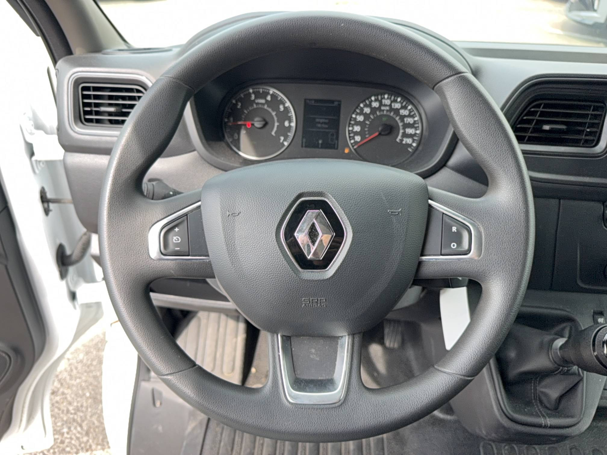 Vente en ligne Renault Master Fourgon MASTER FGN TRAC F3500 L3H3 BLUE DCI 135 au prix de 23 990 €
