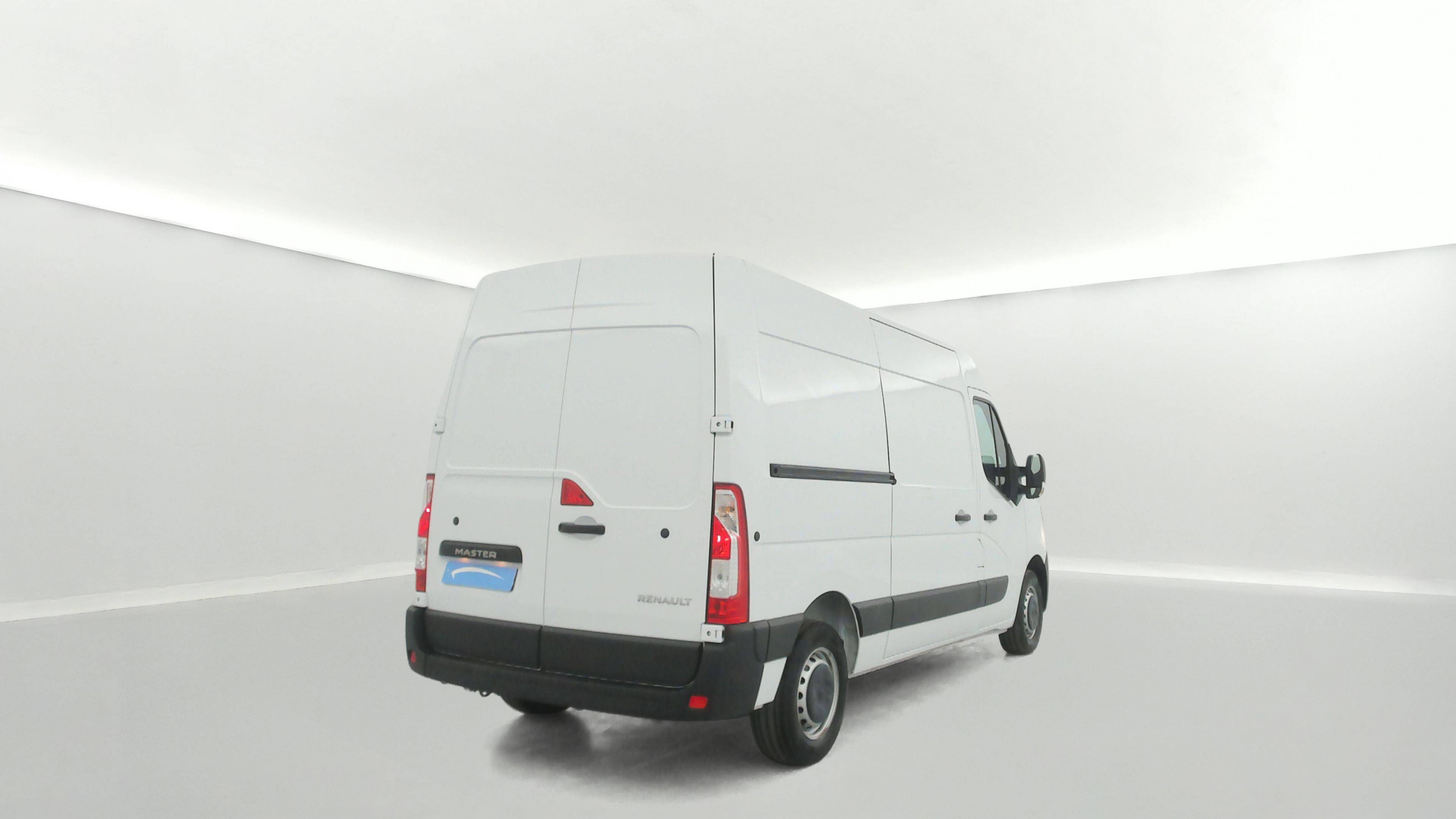Vente en ligne Renault Master Fourgon MASTER FGN TRAC F3500 L2H2 BLUE DCI 135 au prix de 23 990 €
