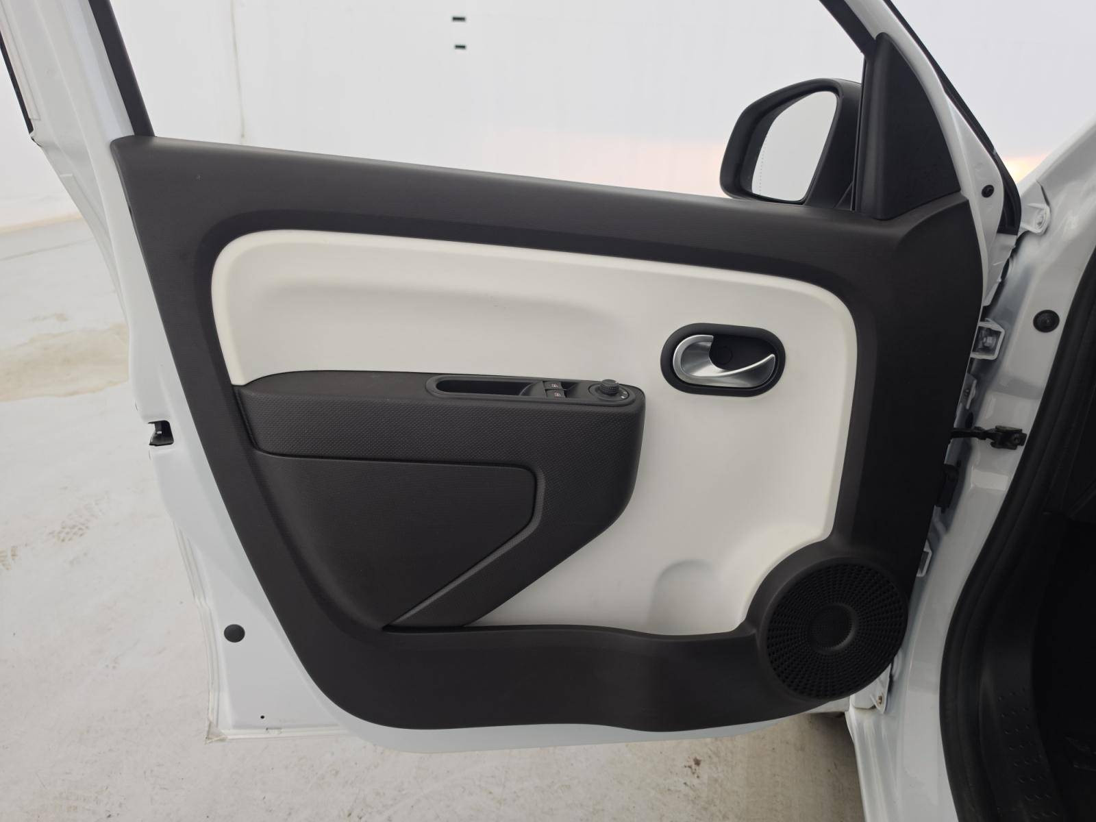 Vente en ligne Renault Twingo Electrique Twingo III E-Tech au prix de 13 900 €