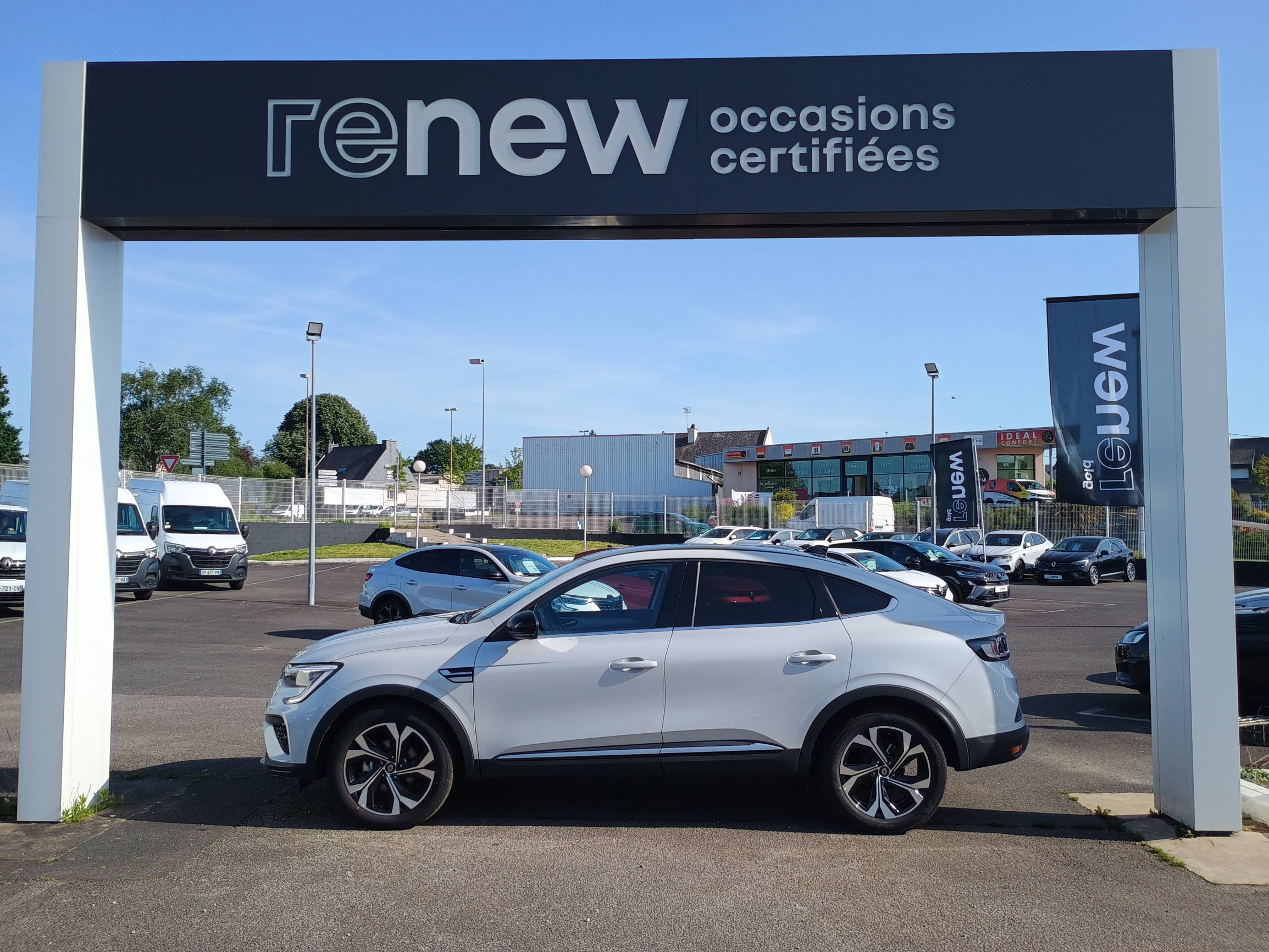 Vente en ligne Renault Arkana  E-Tech full hybrid 145 GSR2 au prix de 25 990 €