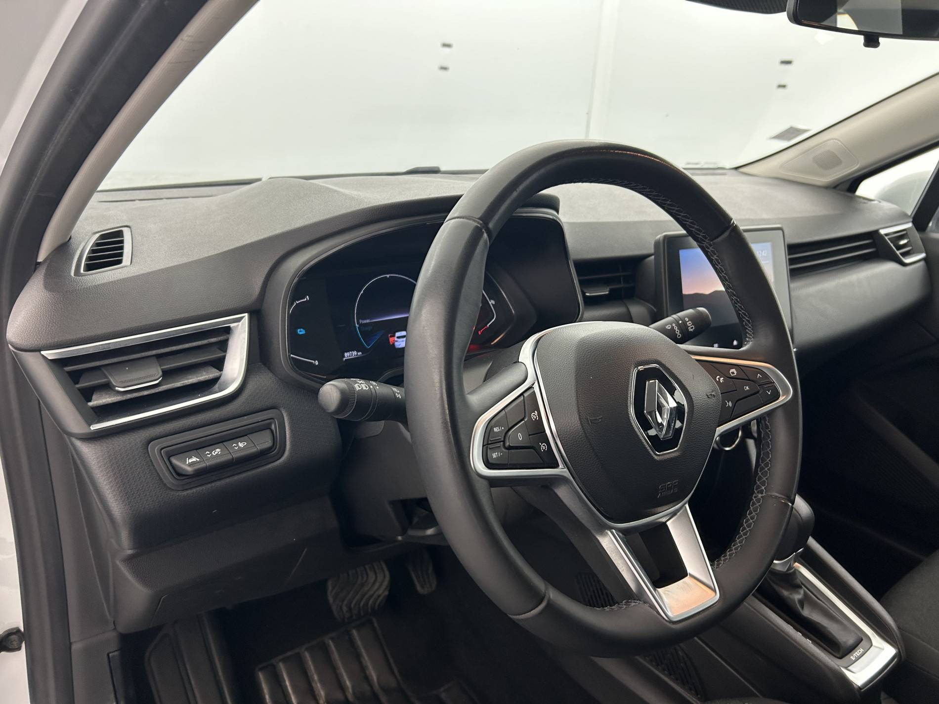 Vente en ligne Renault Clio 5 Clio E-Tech 140 - 21N au prix de 13 991 €