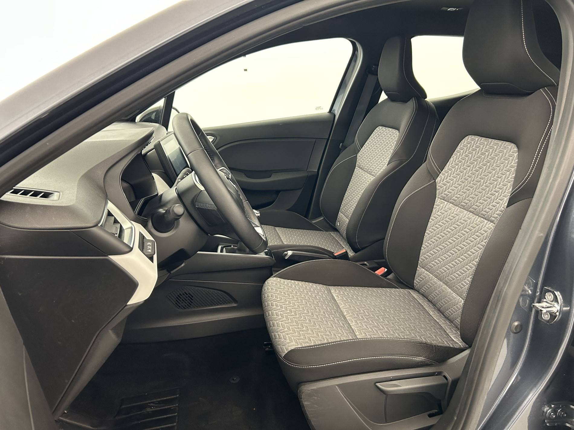 Vente en ligne Renault Clio 5 Clio TCe 90 - 21N au prix de 13 690 €