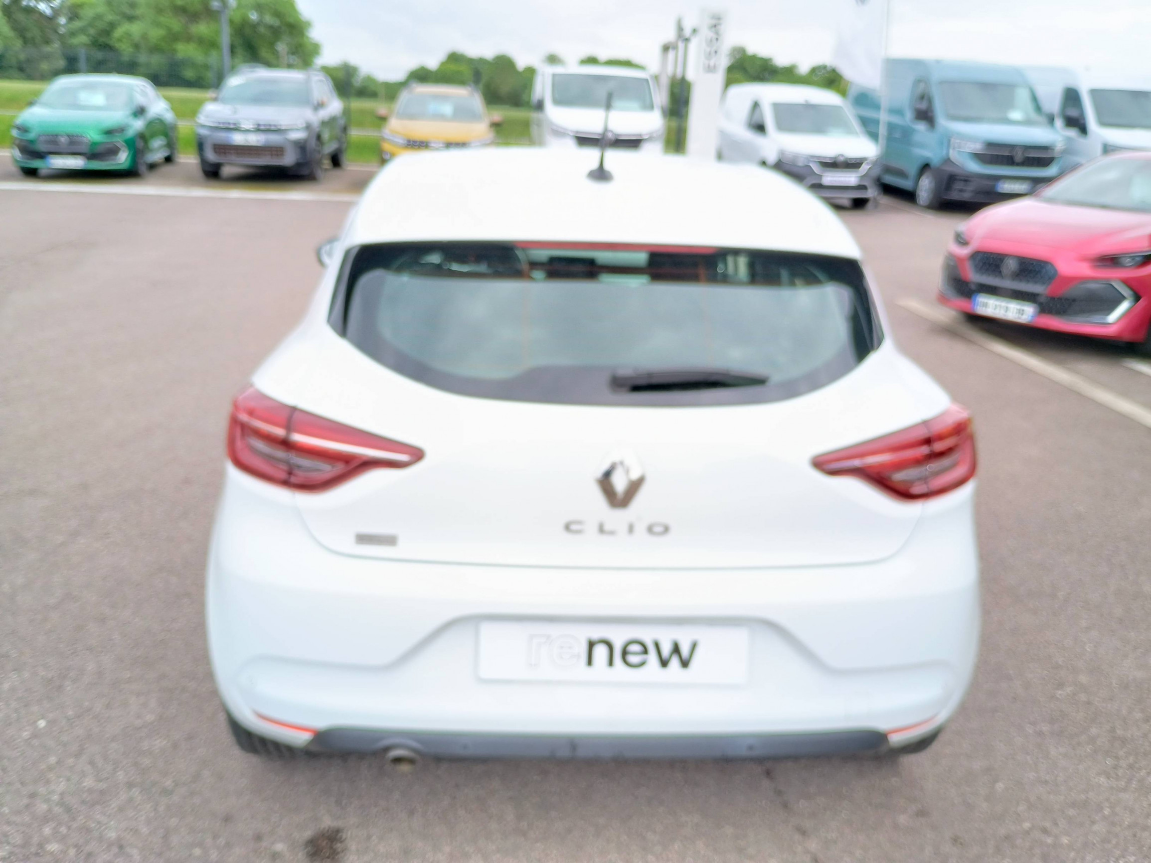 Vente en ligne Renault Clio 5 Clio TCe 90 - 21N au prix de 14 490 €