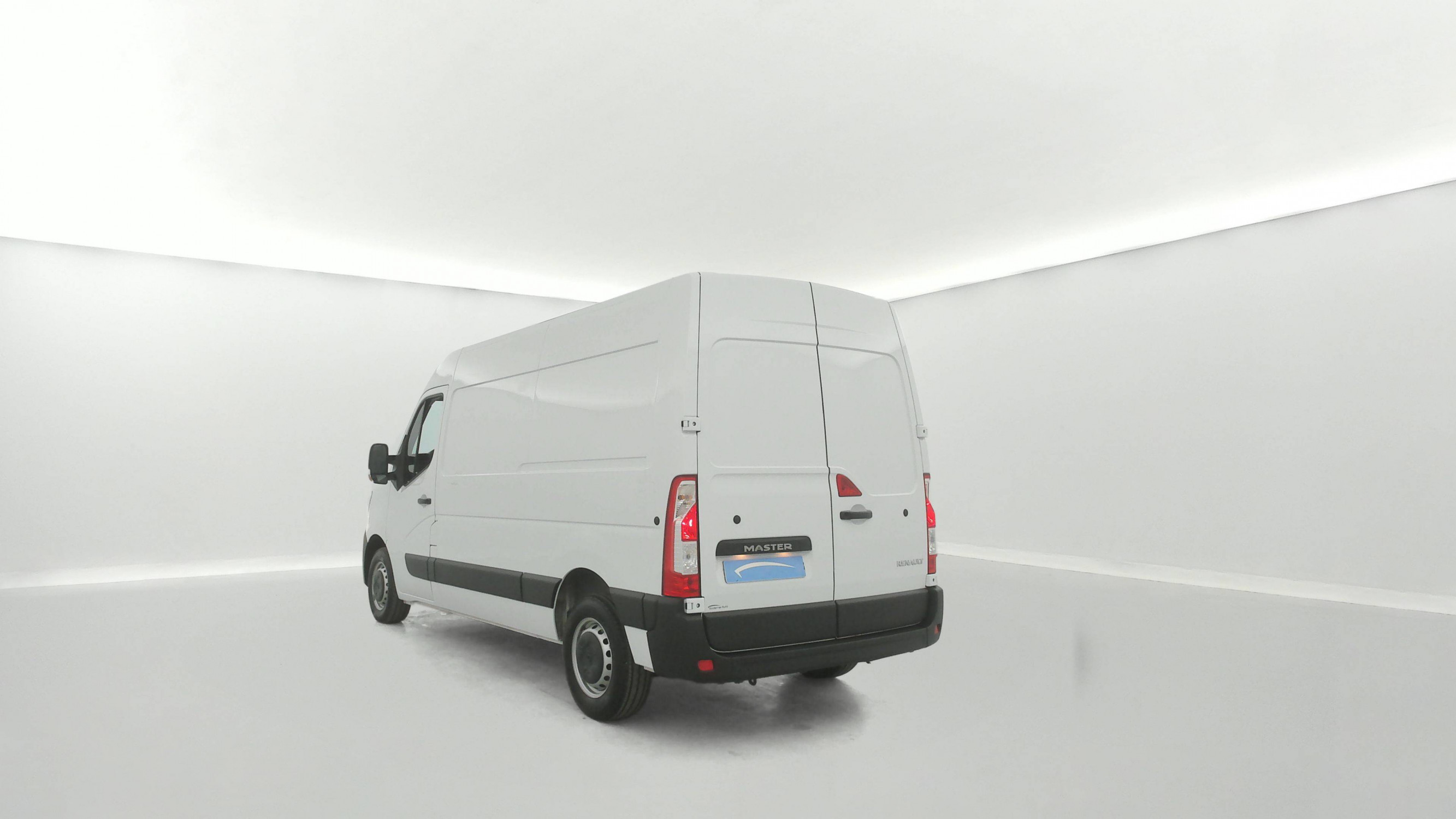 Vente en ligne Renault Master Fourgon MASTER FGN TRAC F3500 L2H2 BLUE DCI 135 au prix de 26 990 €