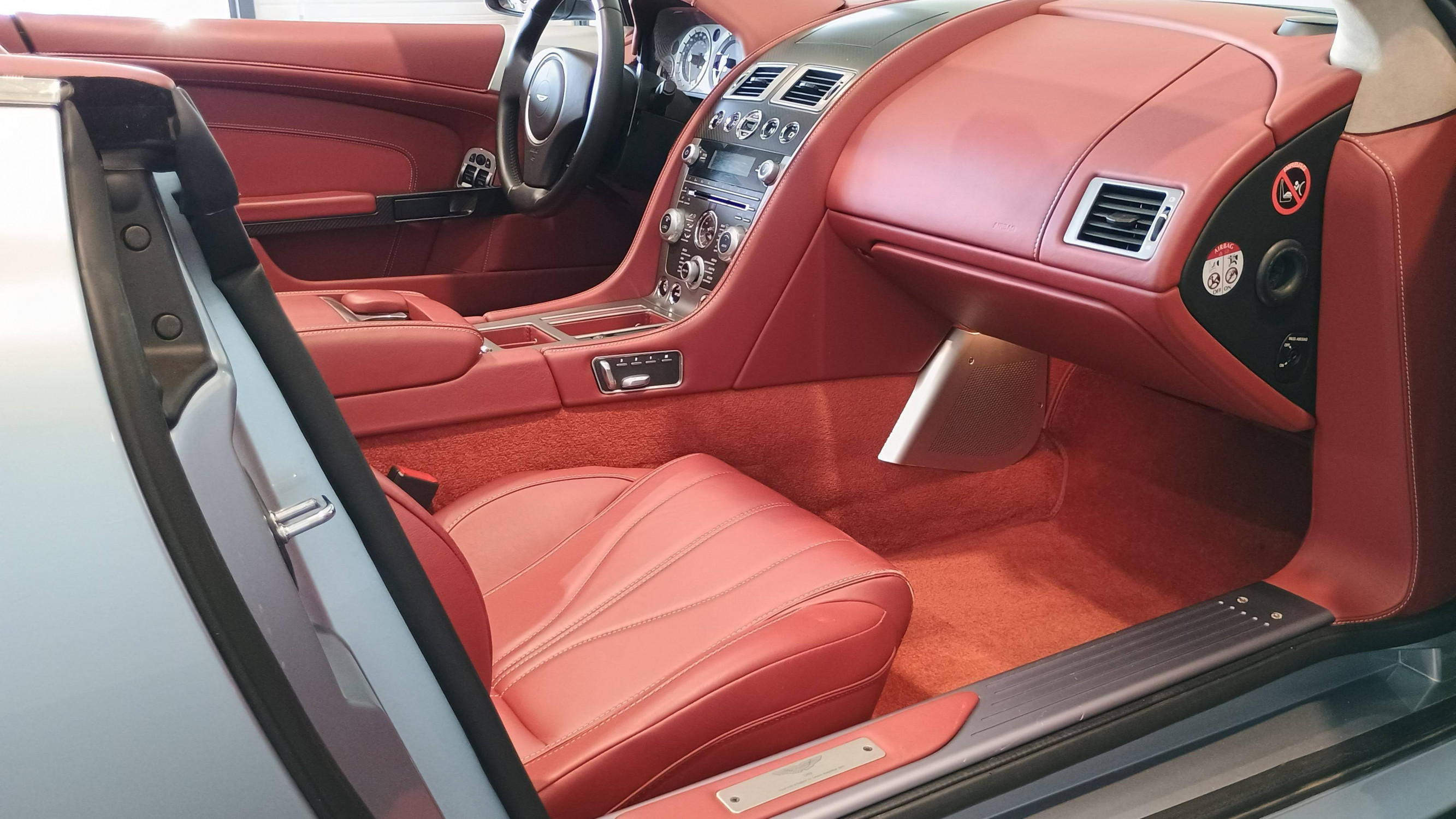 Vente en ligne Aston Martin DB9 DB9 au prix de 99 990 €