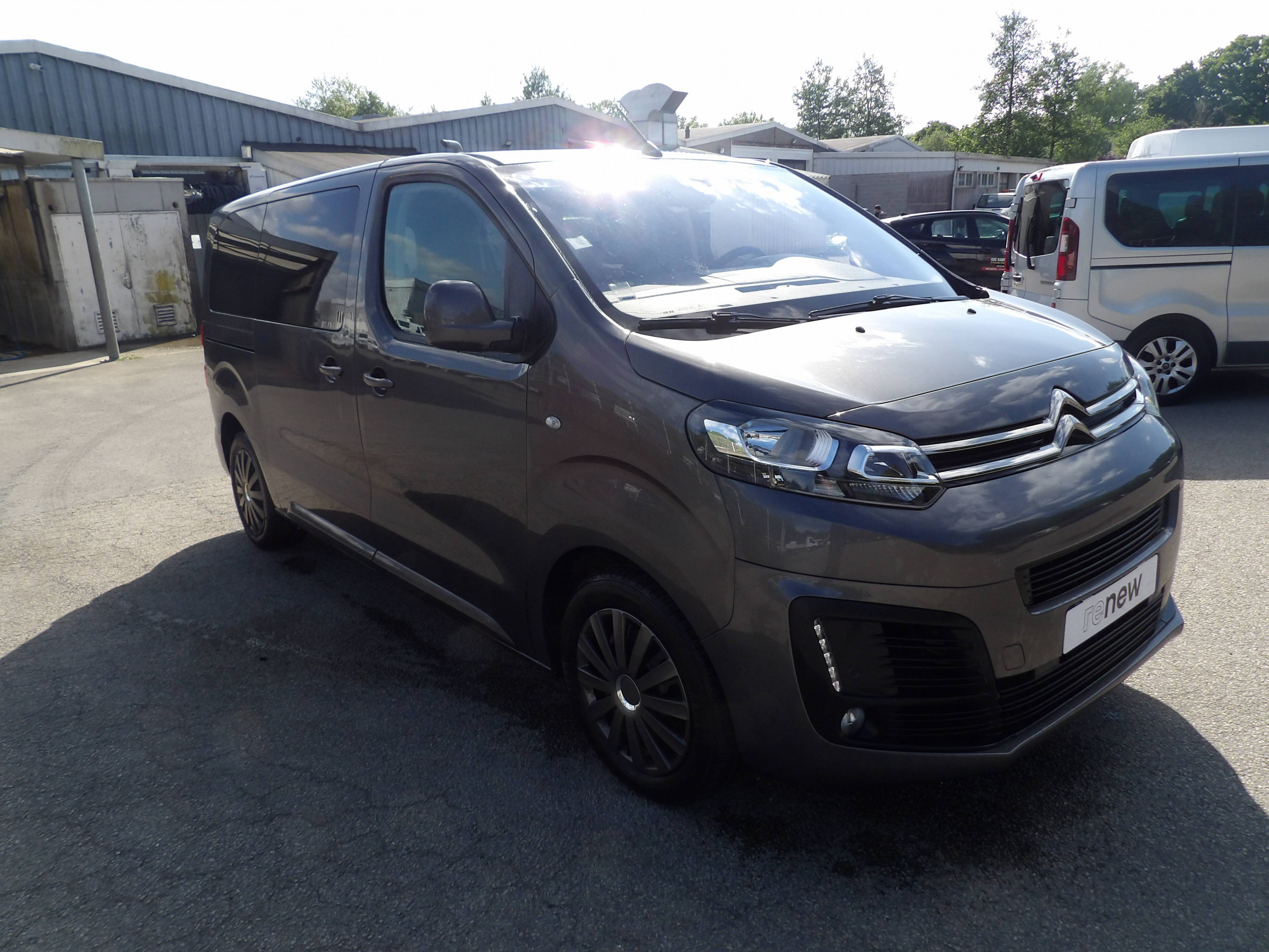 Vente en ligne Citroën C4 Spacetourer  M BlueHDi 120 S&S BVM6 au prix de 25 499 €