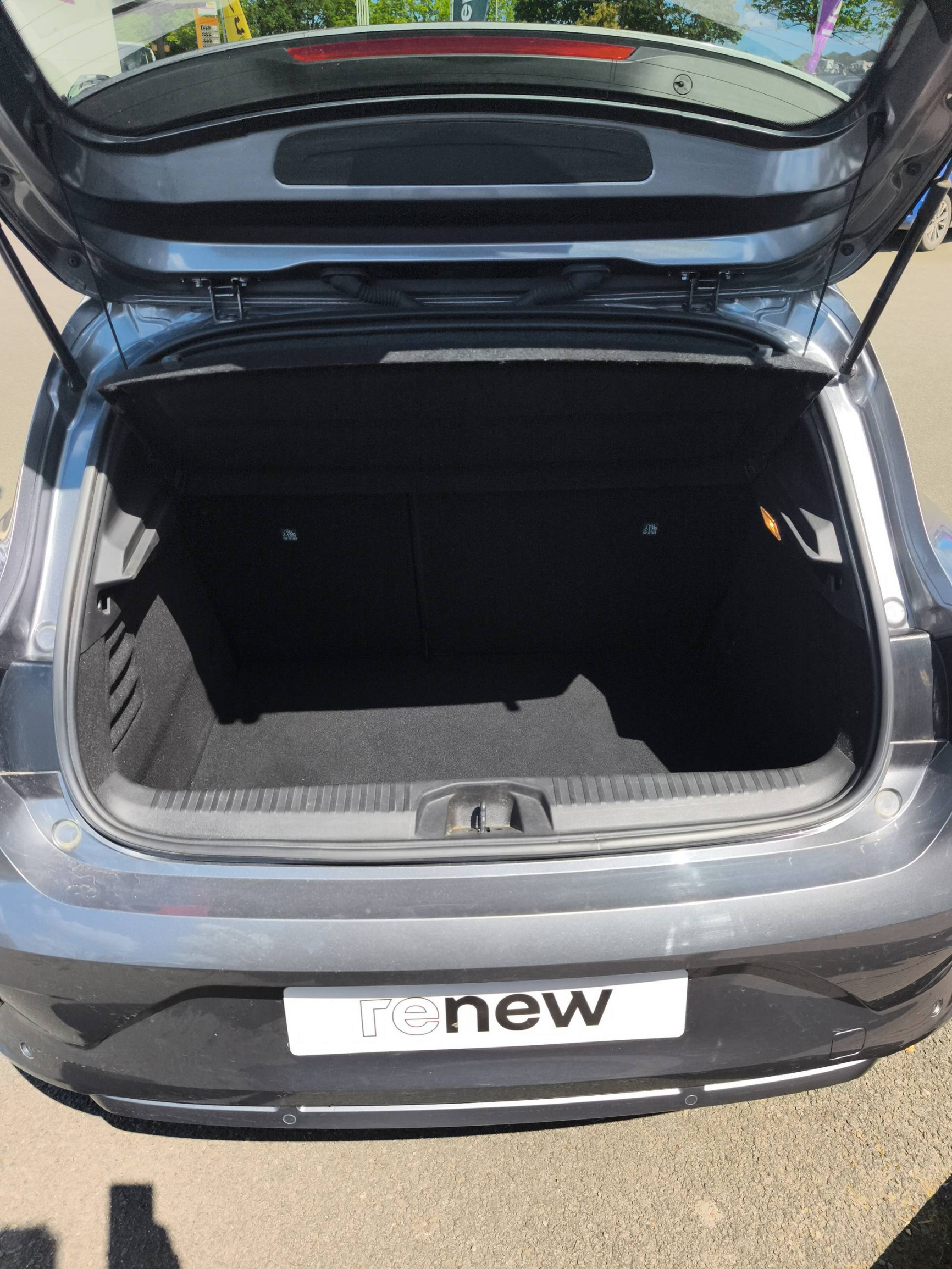 Vente en ligne Renault Clio 5 Clio E-Tech full hybrid 145 au prix de 22 290 €
