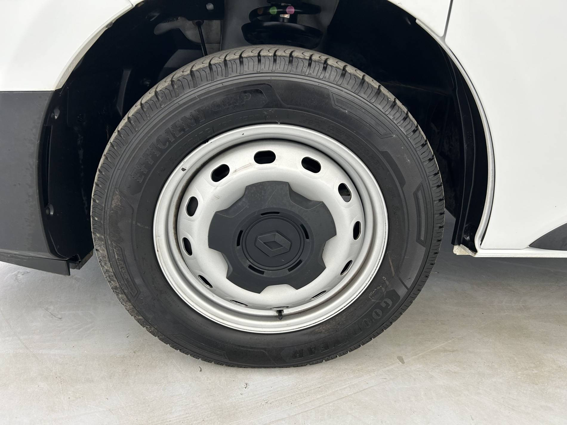 Vente en ligne Renault Trafic 3 Fourgon TRAFIC FG BLUE DCI 130 L1H1 3T GSR2 au prix de 25 390 €