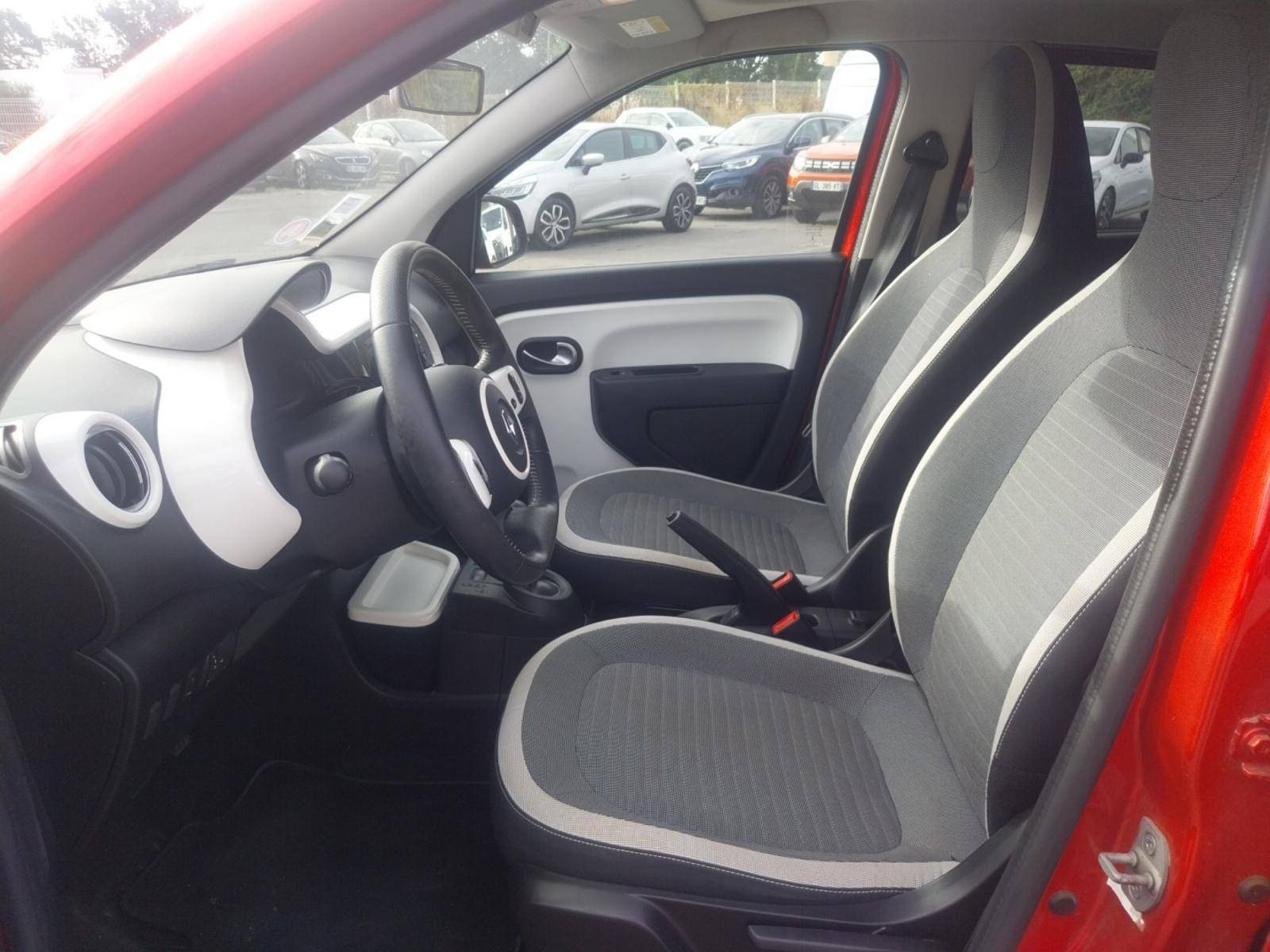 Vente en ligne Renault Twingo 3  0.9 TCe 90 E6C au prix de 13 490 €