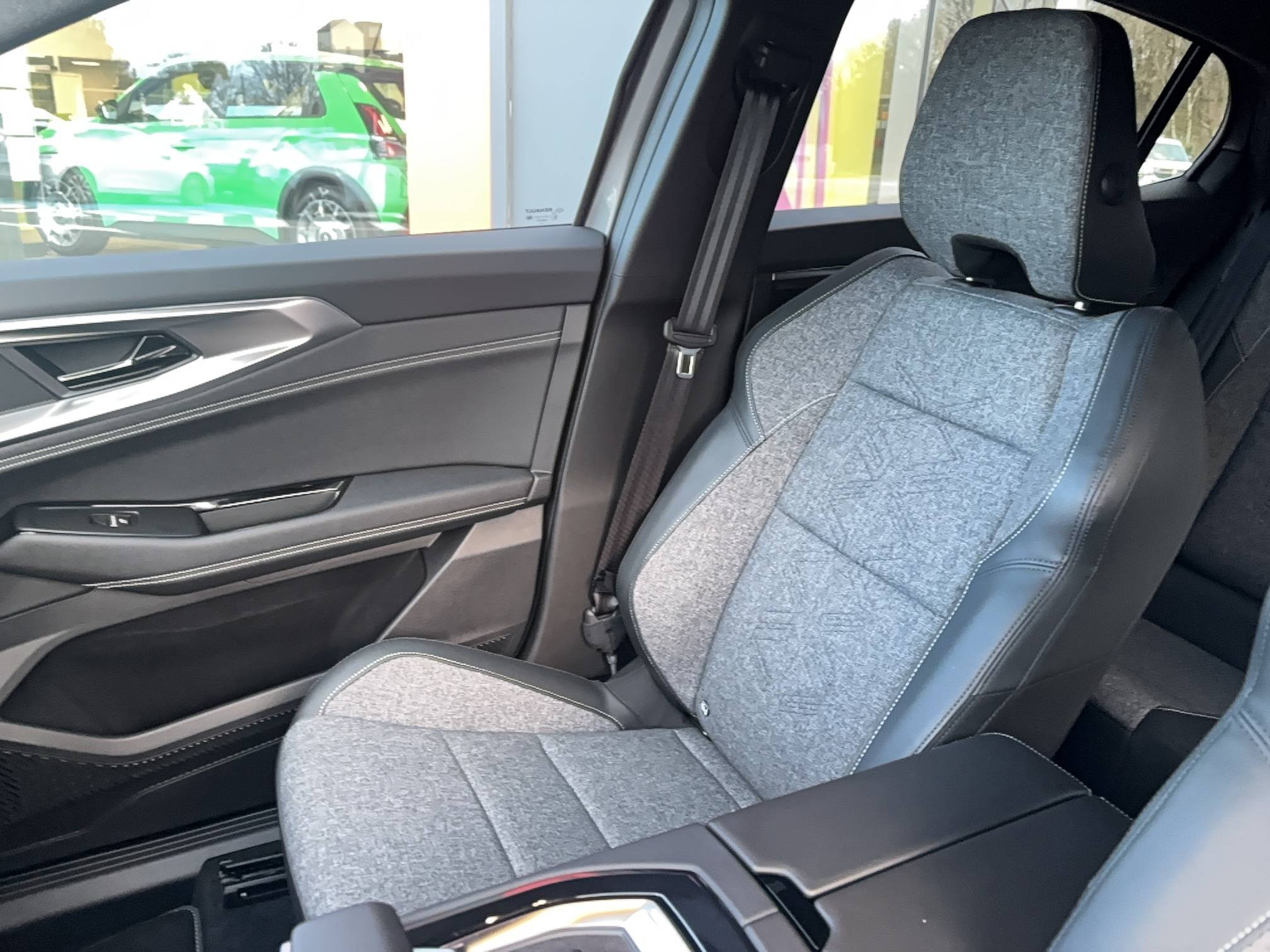 Vente en ligne Renault Rafale  E-Tech full hybrid 200ch au prix de 39 990 €