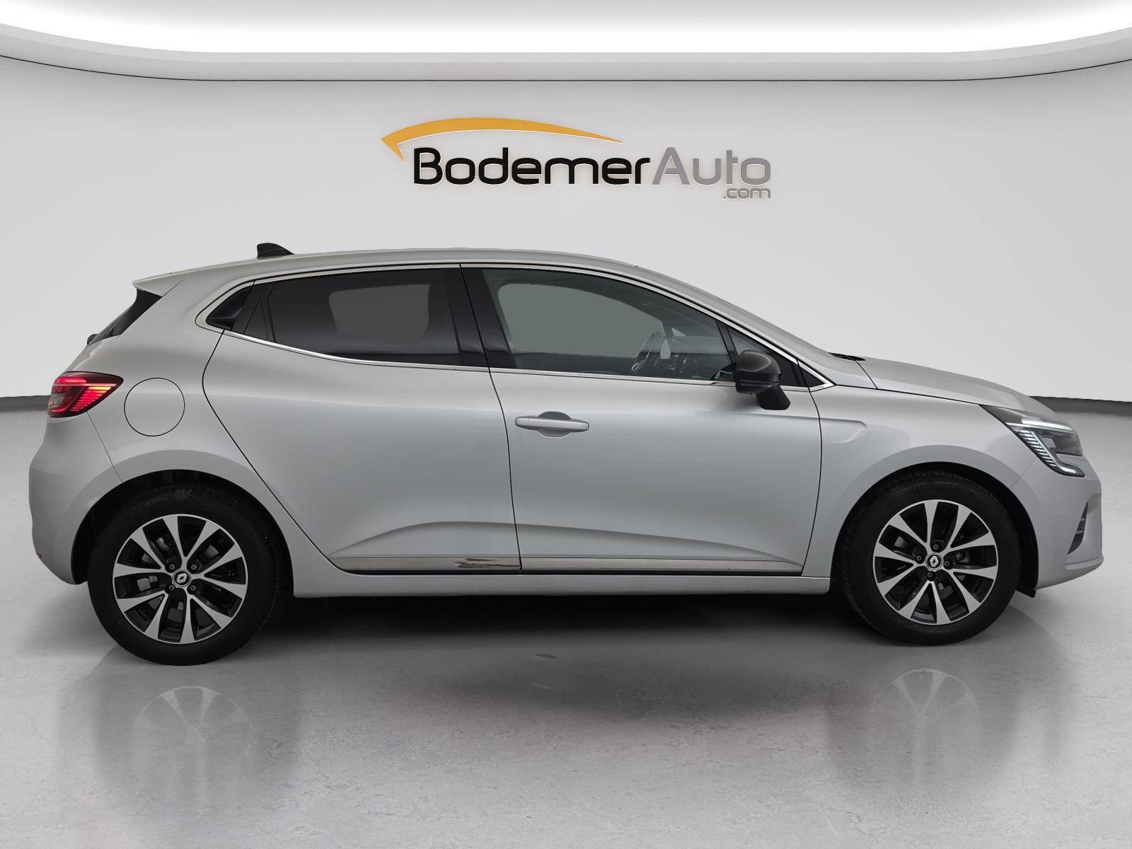 Vente en ligne Renault Clio 5 Clio TCe 90 au prix de 15 900 €