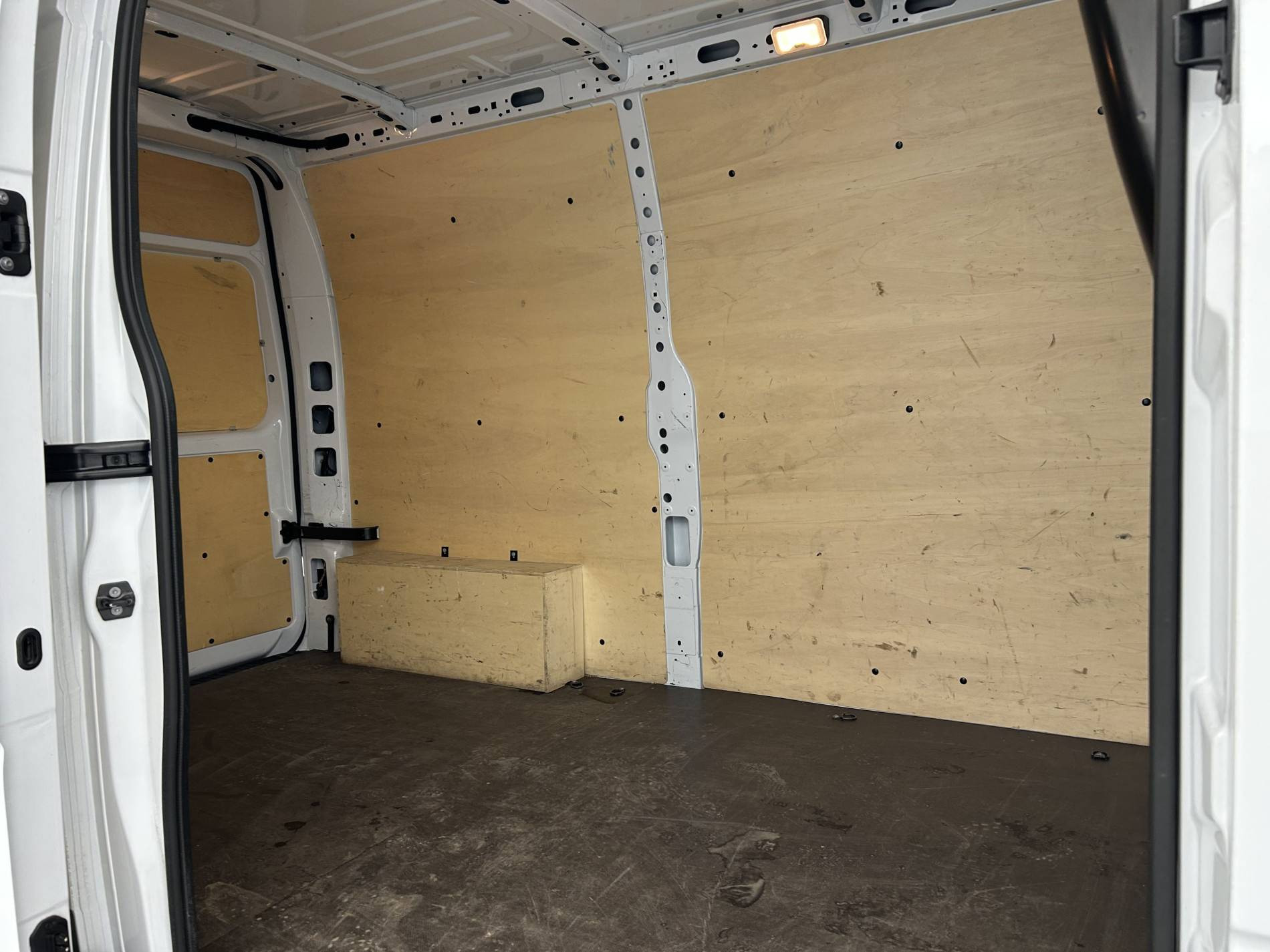 Vente en ligne Renault Master Fourgon MASTER FGN TRAC F3500 L2H2 BLUE DCI 135 au prix de 25 900 €
