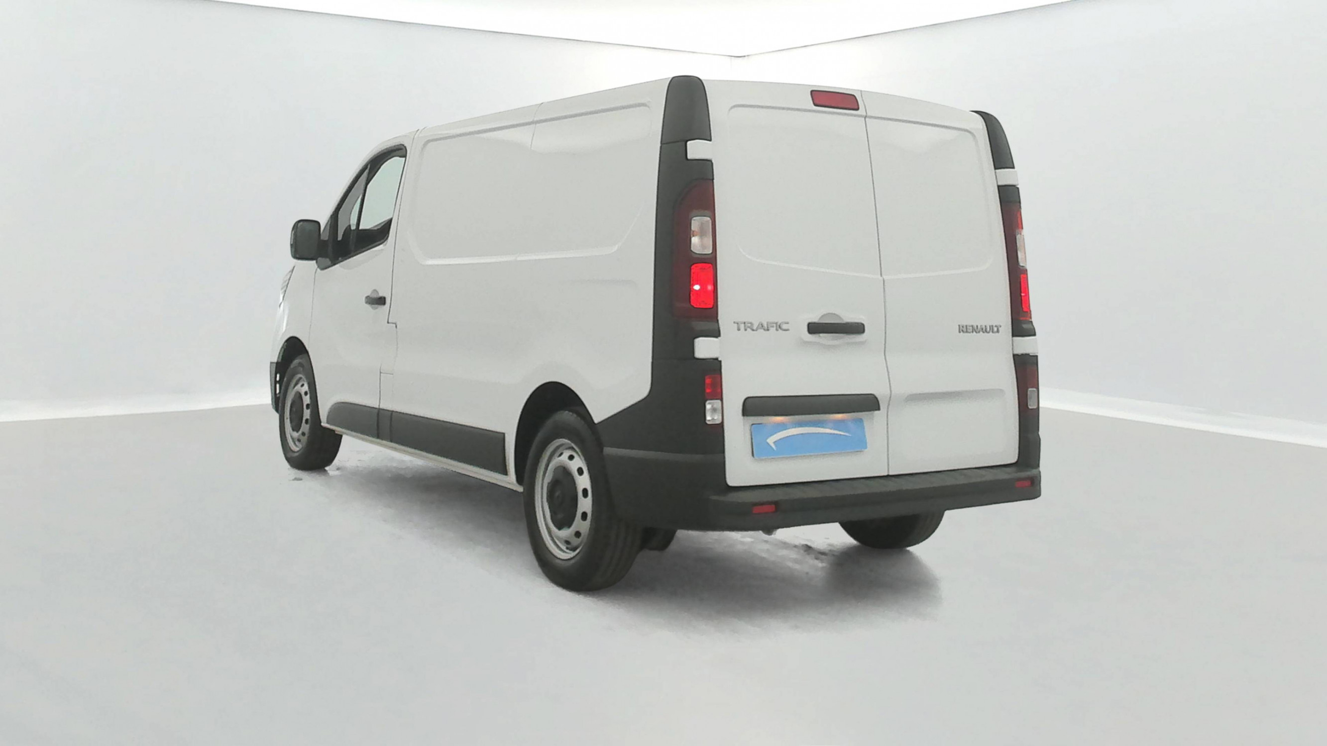 Vente en ligne Renault Trafic 3 Fourgon TRAFIC FGN L1H1 3000 KG BLUE DCI 130 au prix de 21 490 €