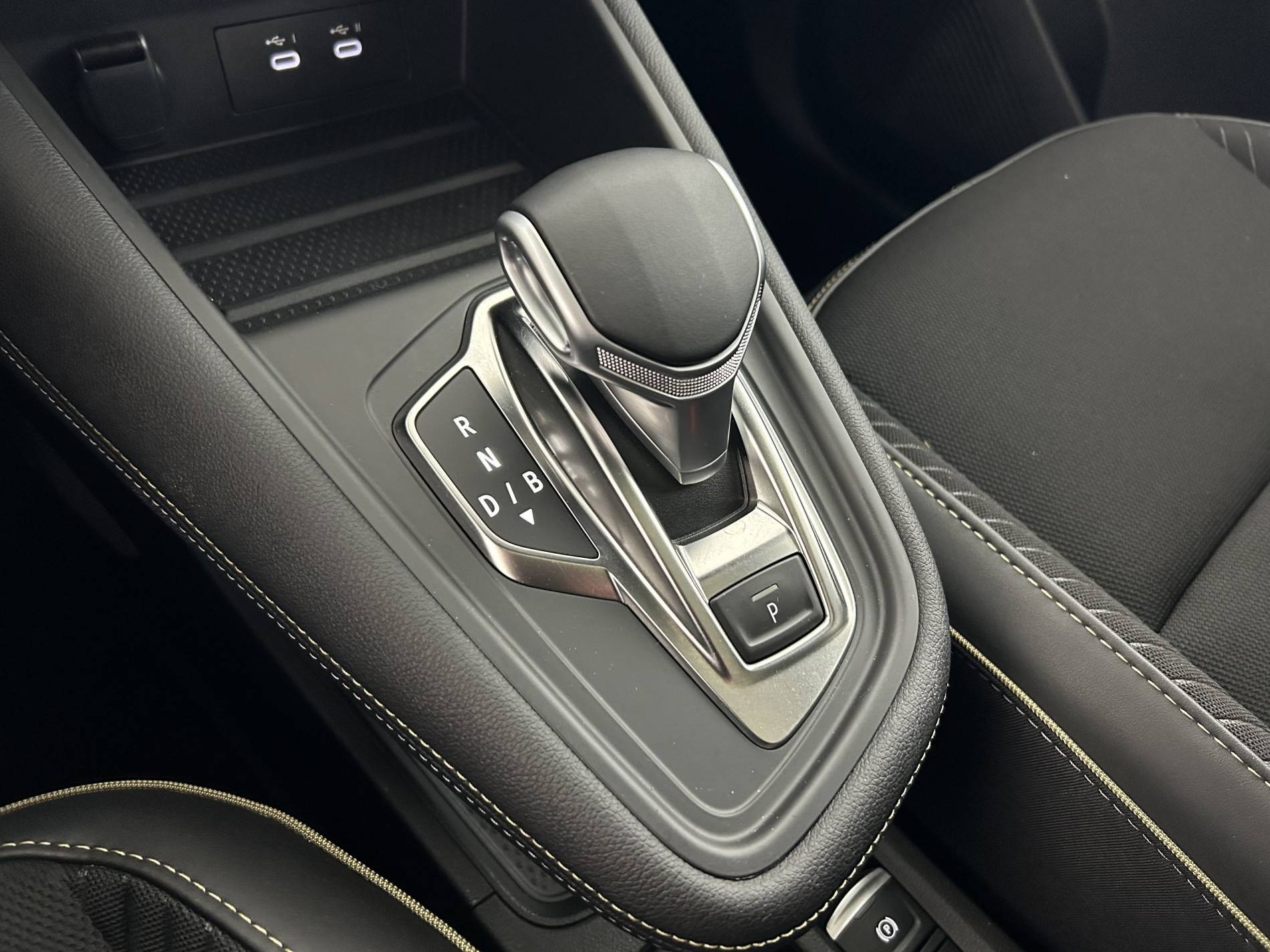 Vente en ligne Renault Symbioz  E-Tech full hybrid 145 au prix de 29 990 €