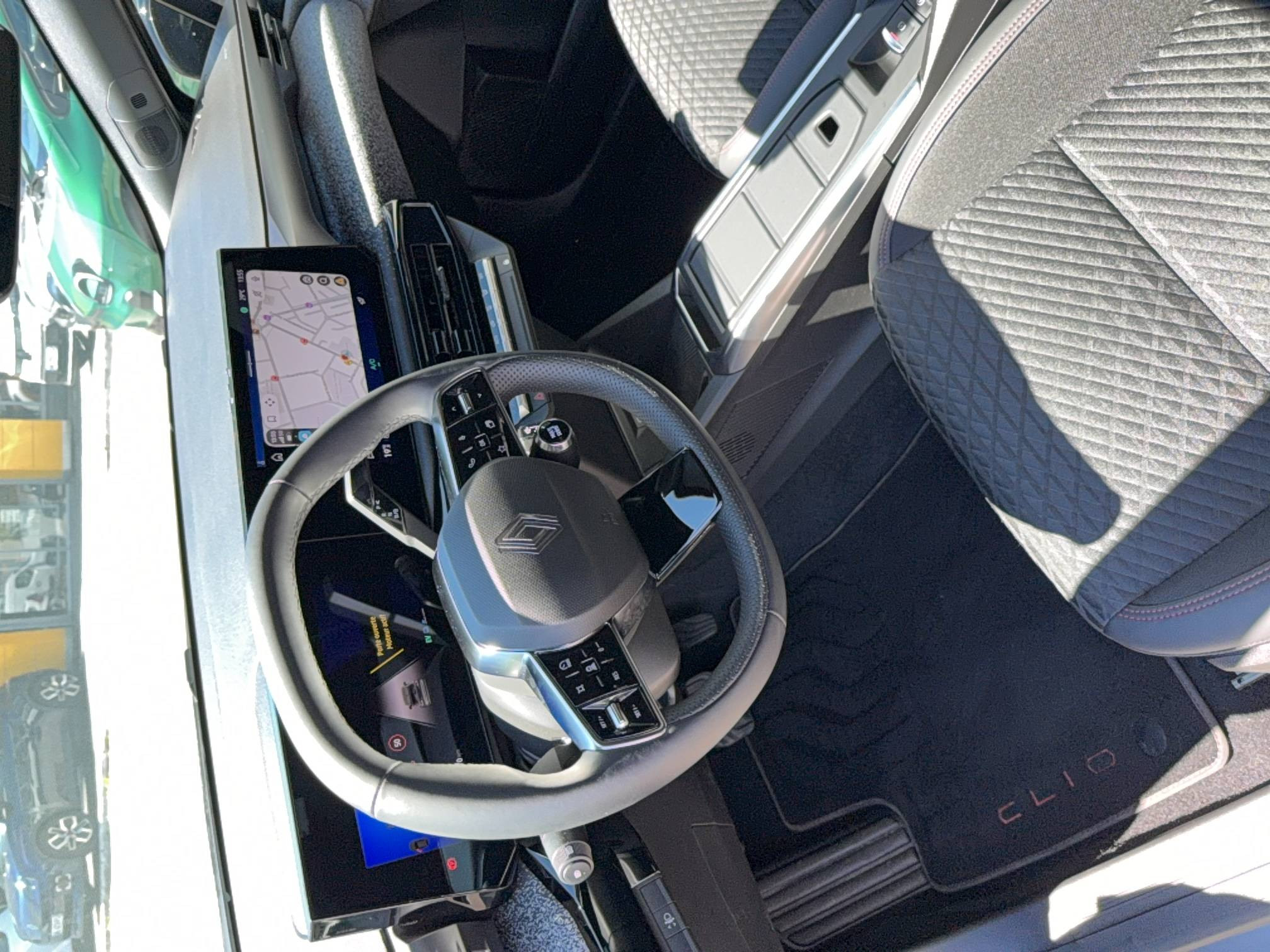 Vente en ligne Renault Clio 6 Clio E-Tech full hybrid 160 ch au prix de 25 990 €