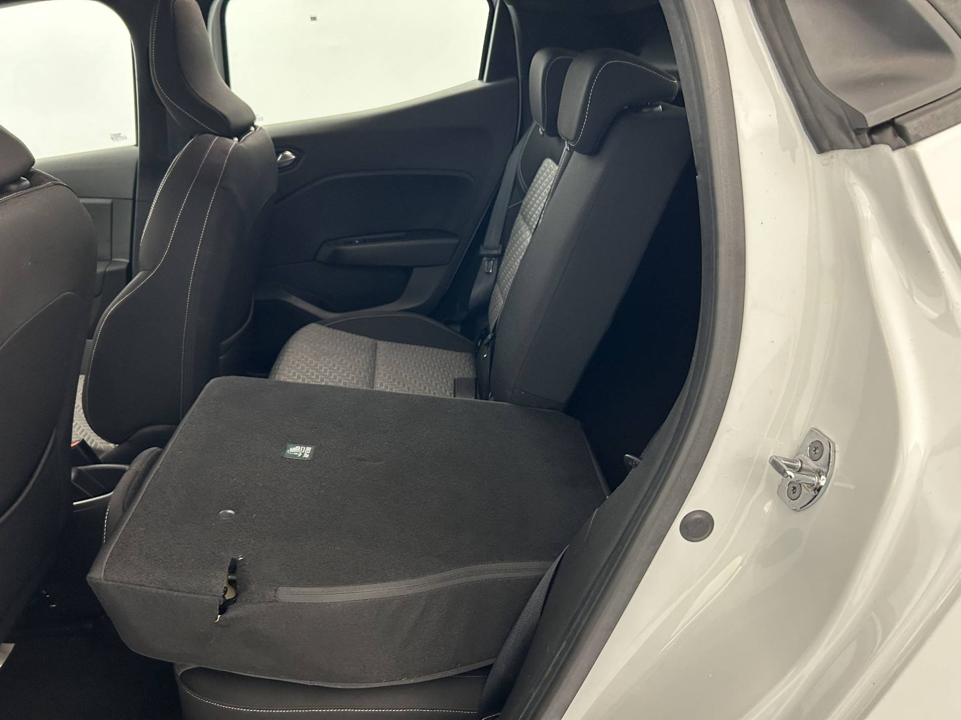 Vente en ligne Renault Clio 5 Clio Blue dCi 100 - 21N au prix de 14 990 €