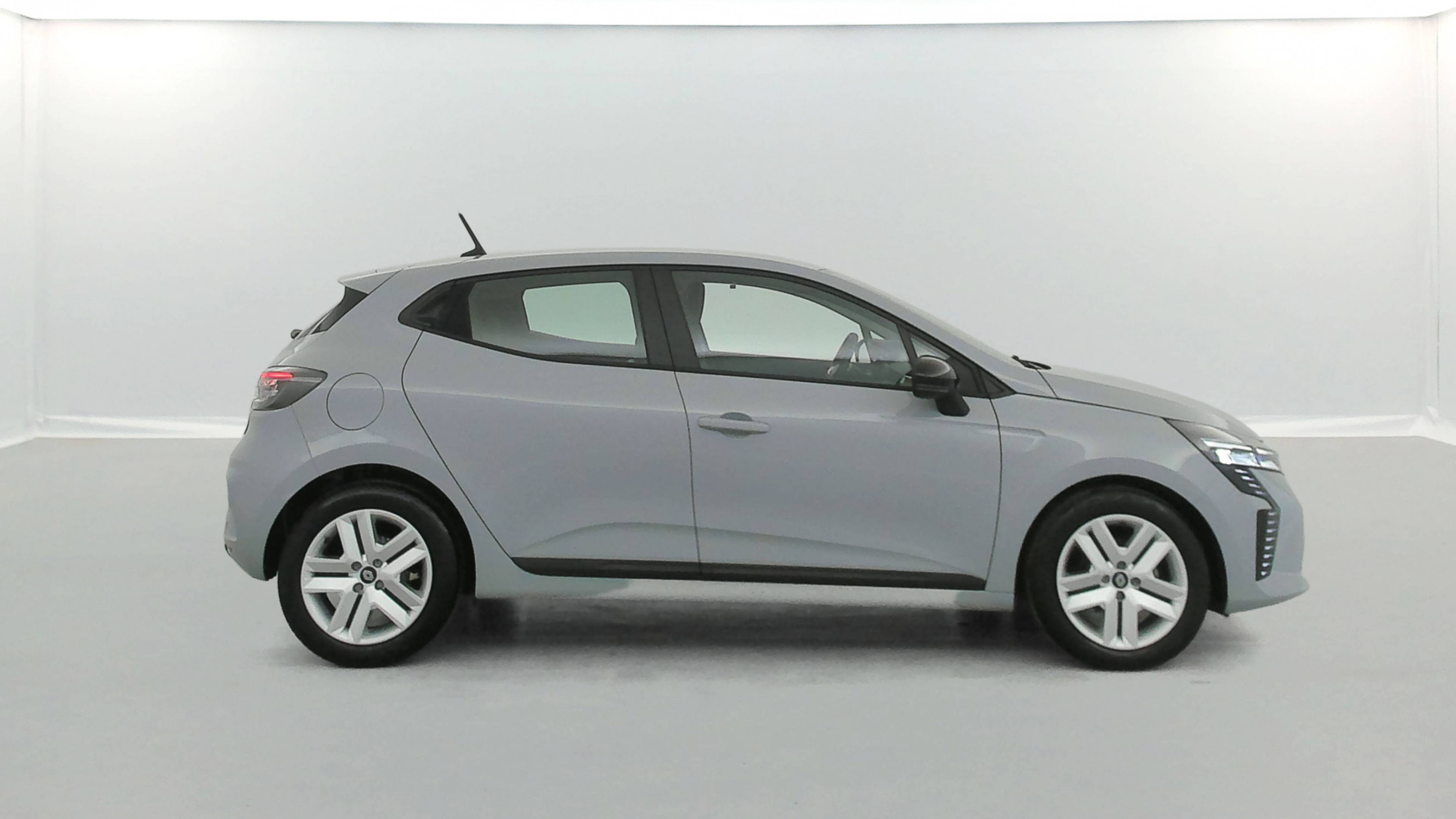 Vente en ligne Renault Clio 5 Clio TCe 90 au prix de 15 990 €