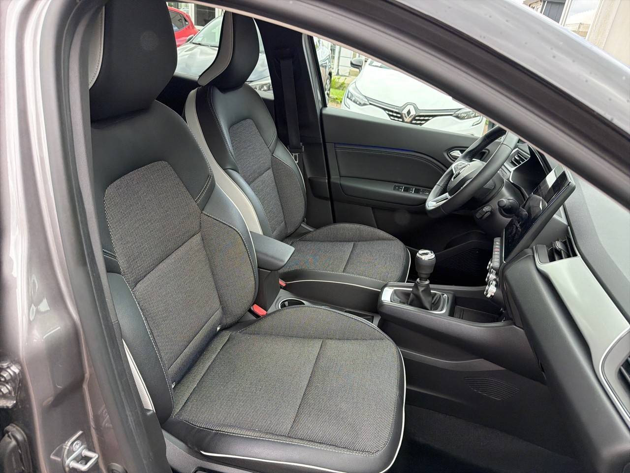 Vente en ligne Renault Captur  mild hybrid 140 au prix de 17 480 €
