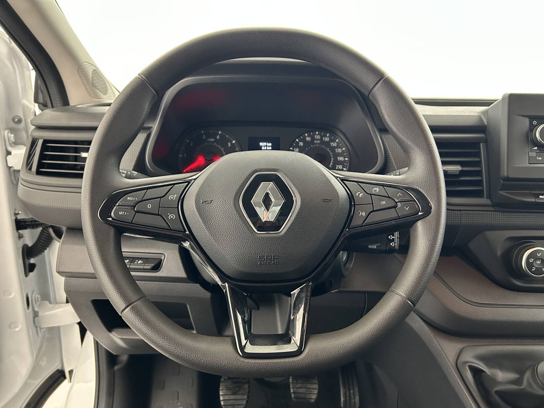 Vente en ligne Renault Trafic 3 Fourgon TRAFIC FG BLUE DCI 130 L1H1 3T GSR2 au prix de 24 990 €