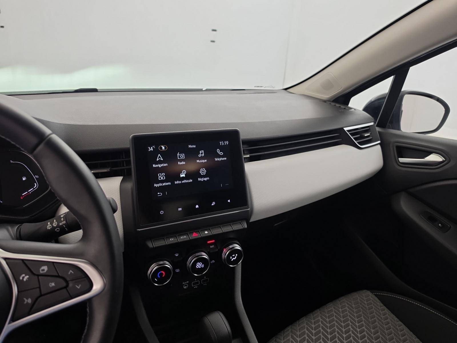 Vente en ligne Renault Clio 5 Clio E-Tech full hybrid 145 au prix de 16 140 €