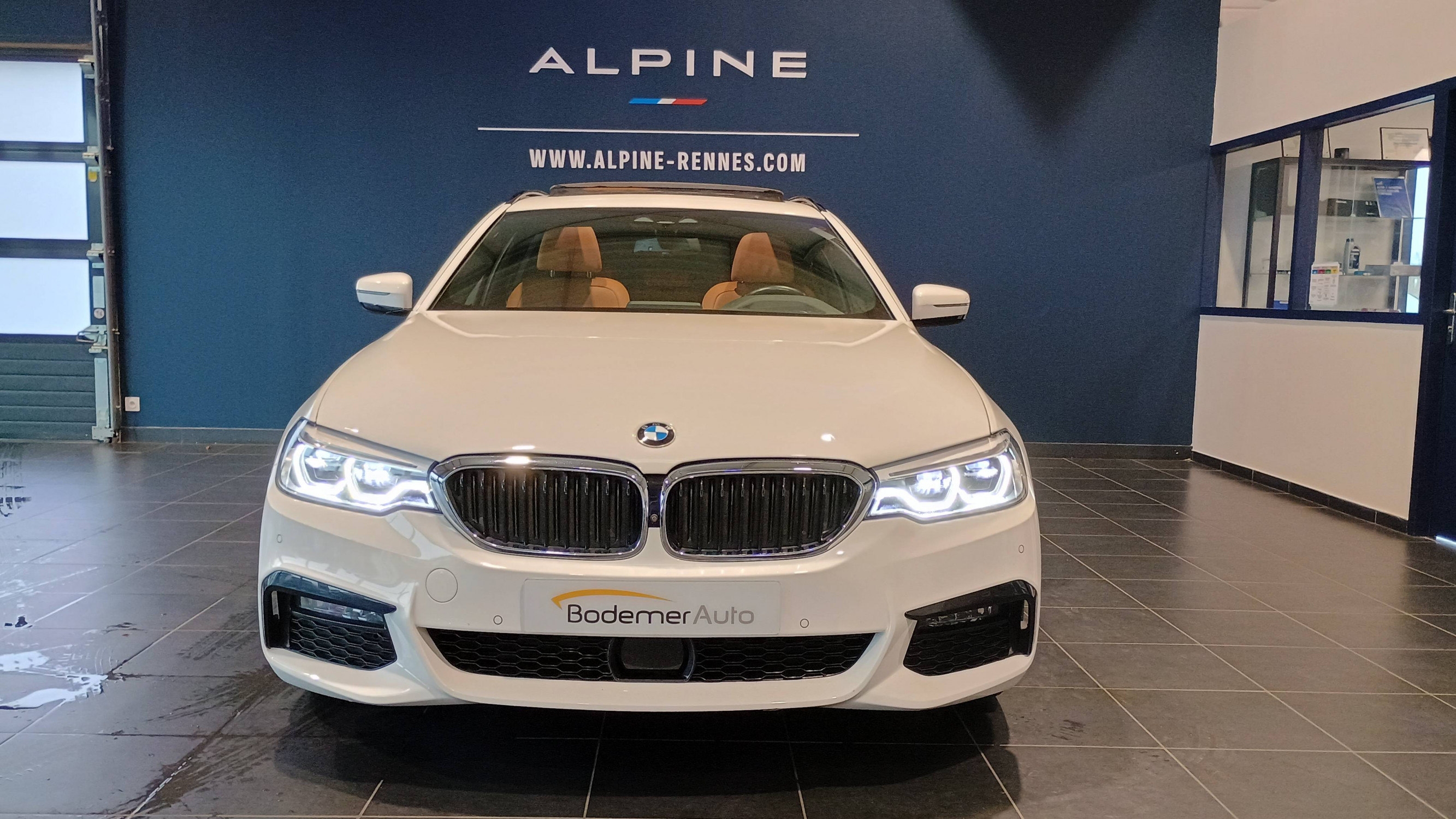 Vente en ligne Bmw Série 5 Touring 520d 190 ch BVA8 au prix de 32 990 €