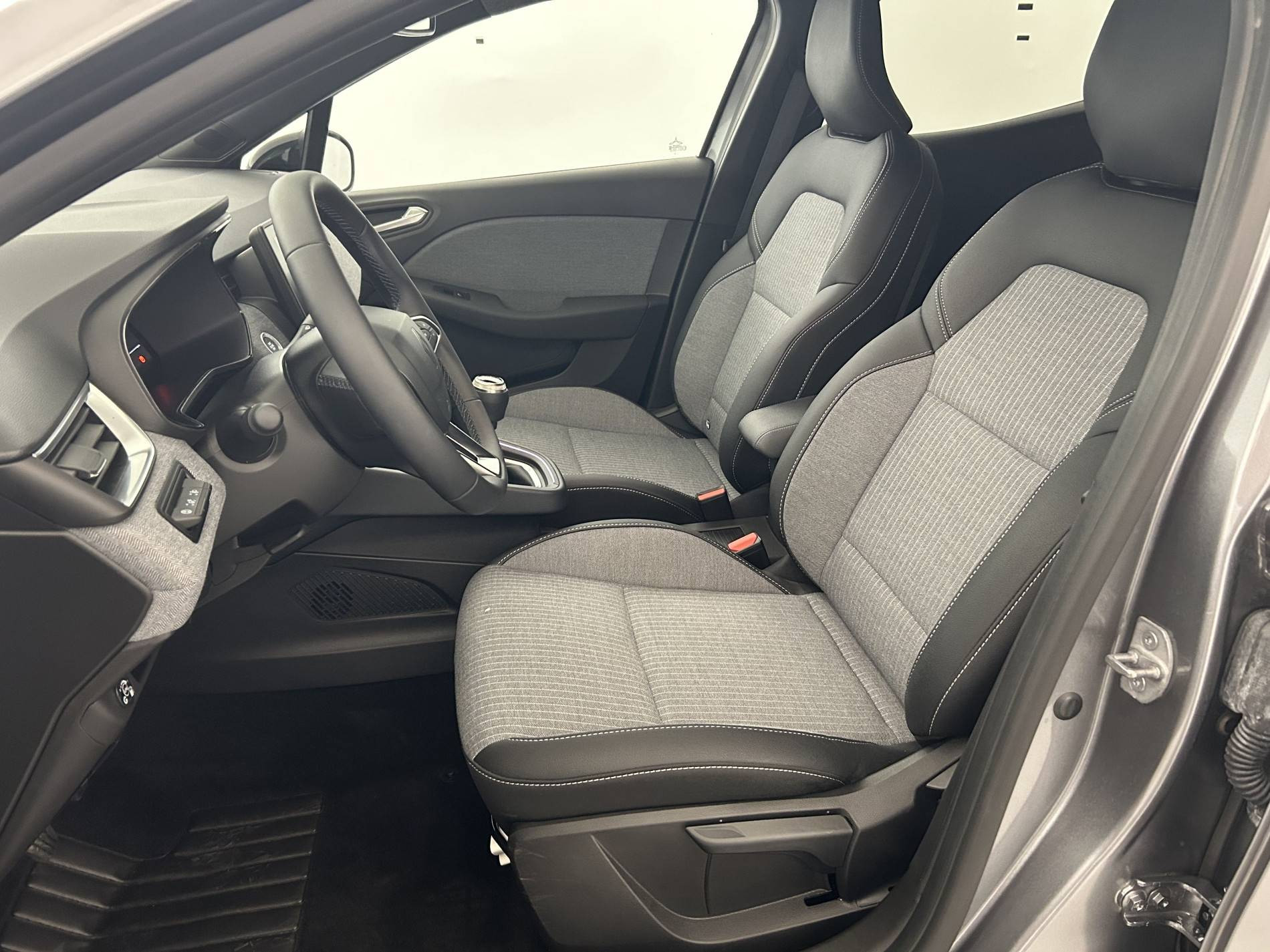 Vente en ligne Renault Clio 5 Clio Eco-G 100 ch GSR2 au prix de 17 970 €