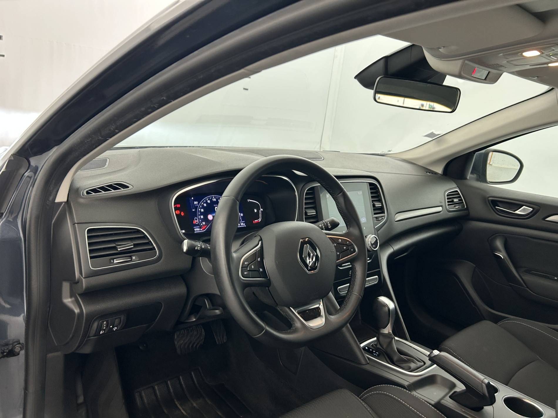 Vente en ligne Renault Megane 4 Mégane IV Berline Blue dCi 115 EDC au prix de 13 790 €
