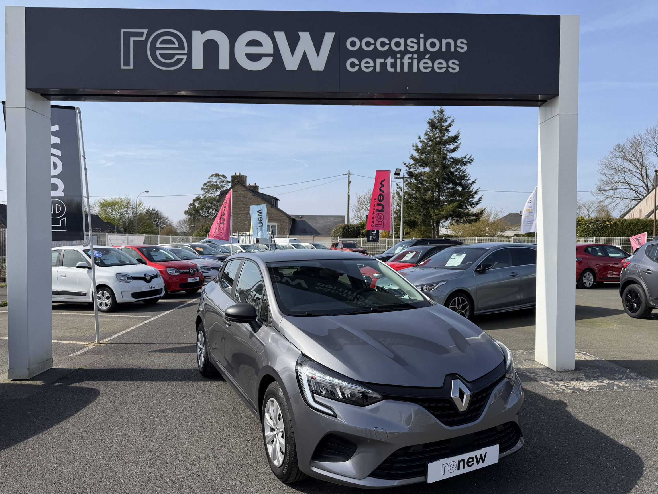 Renault Clio 5 Clio SCe 65 occasion de 2023 en vente à Lannion